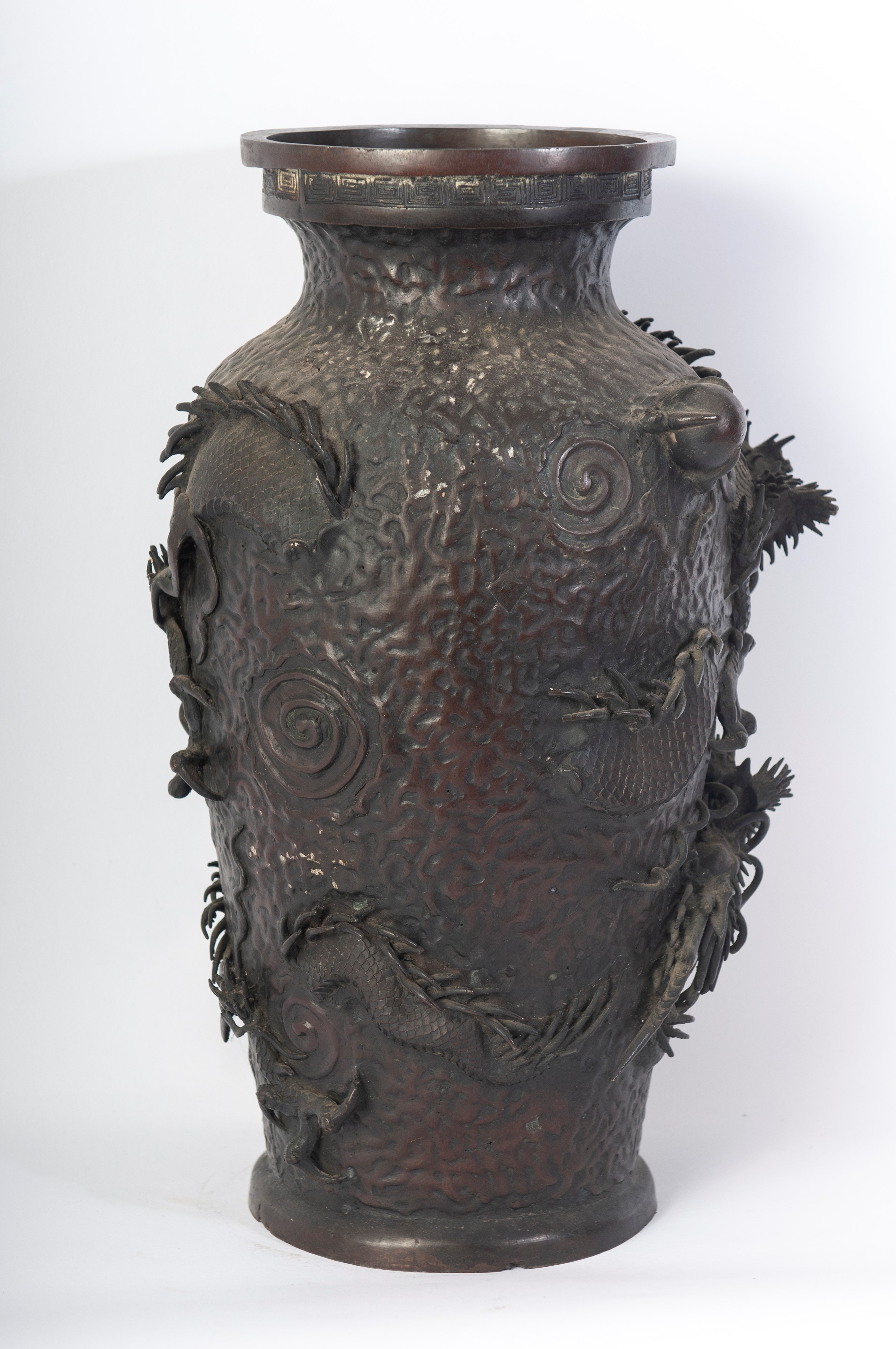 Vaso in bronzo a balaustro