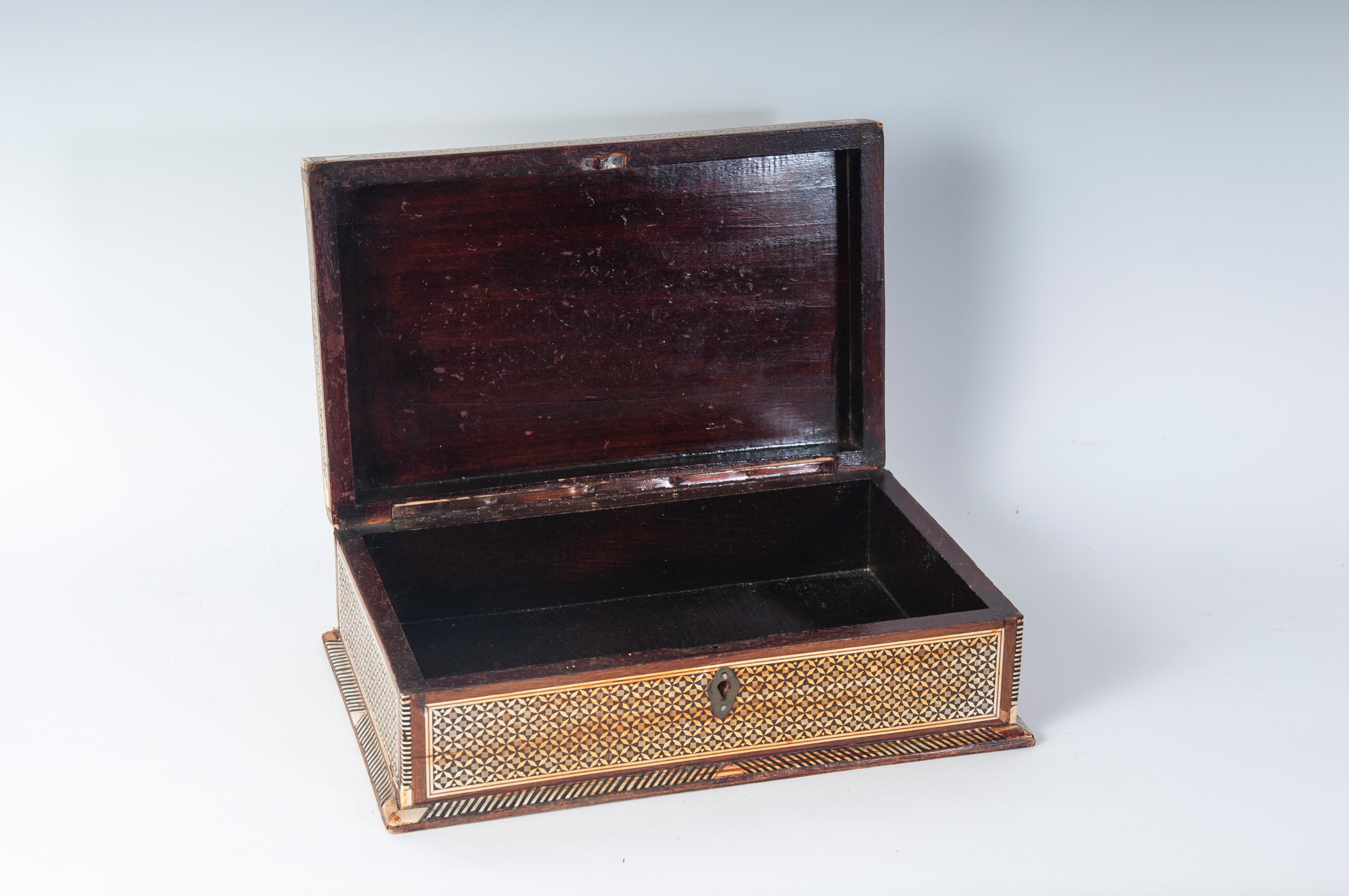 Scatola rettangolare in legno