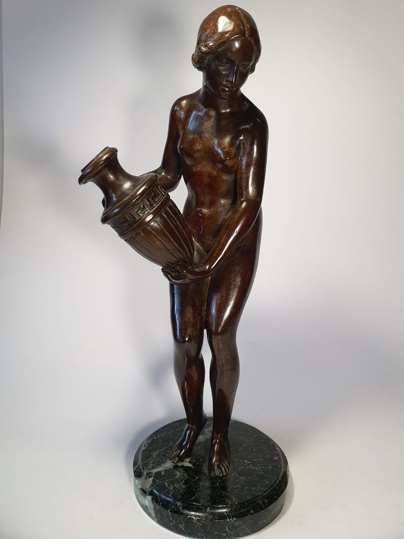 Donna con anfora, periodo Deco'