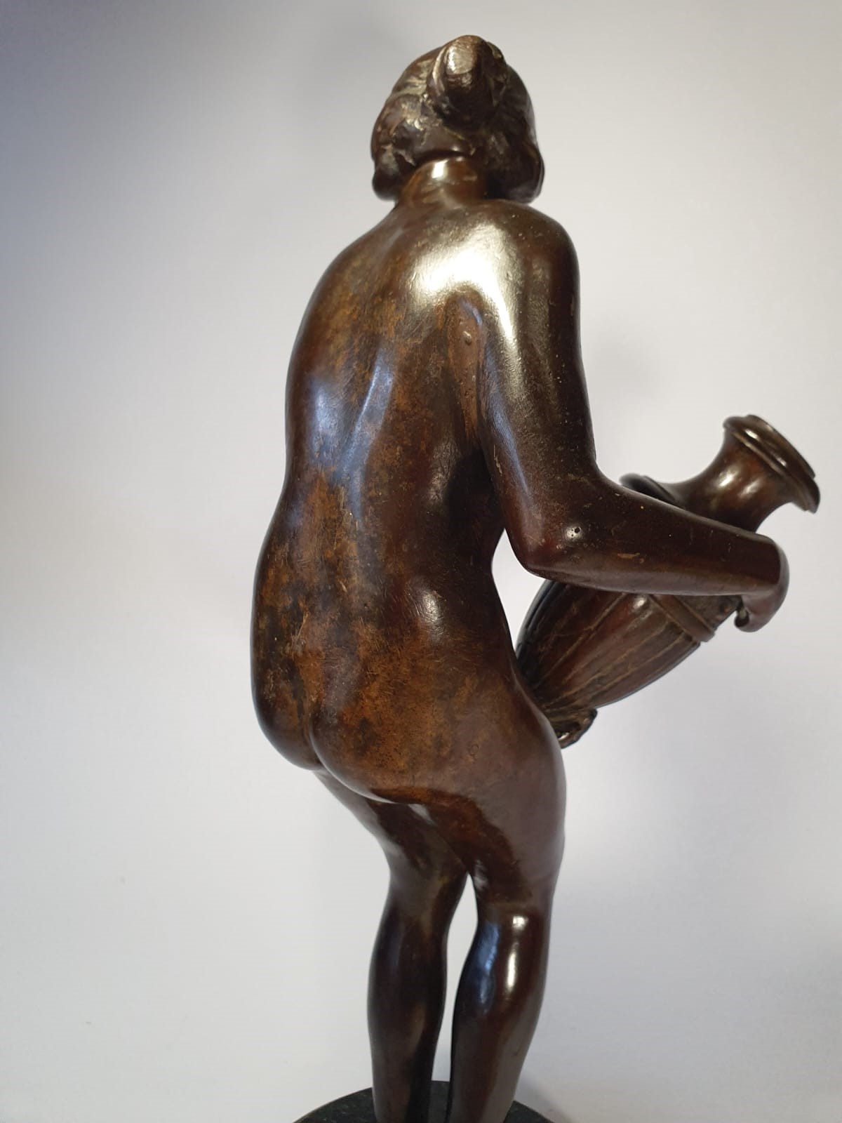 Donna con anfora, periodo Deco'