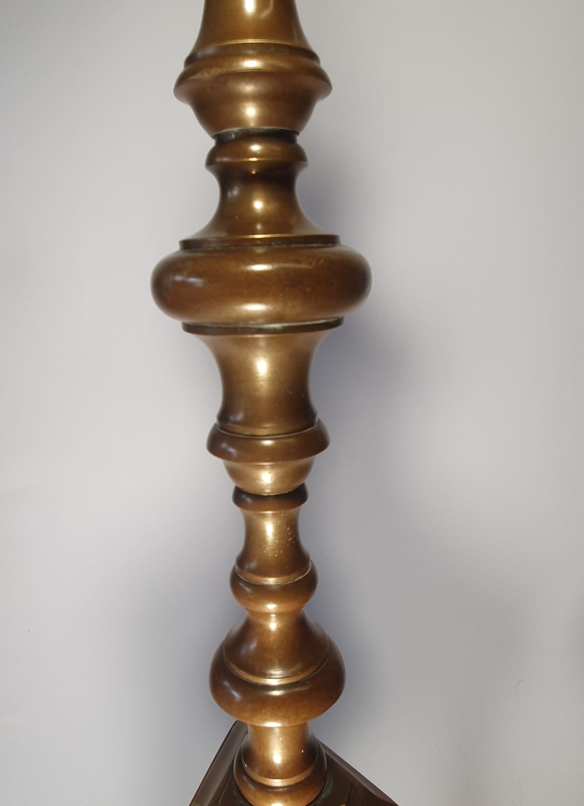 Coppia di grandi candelabri