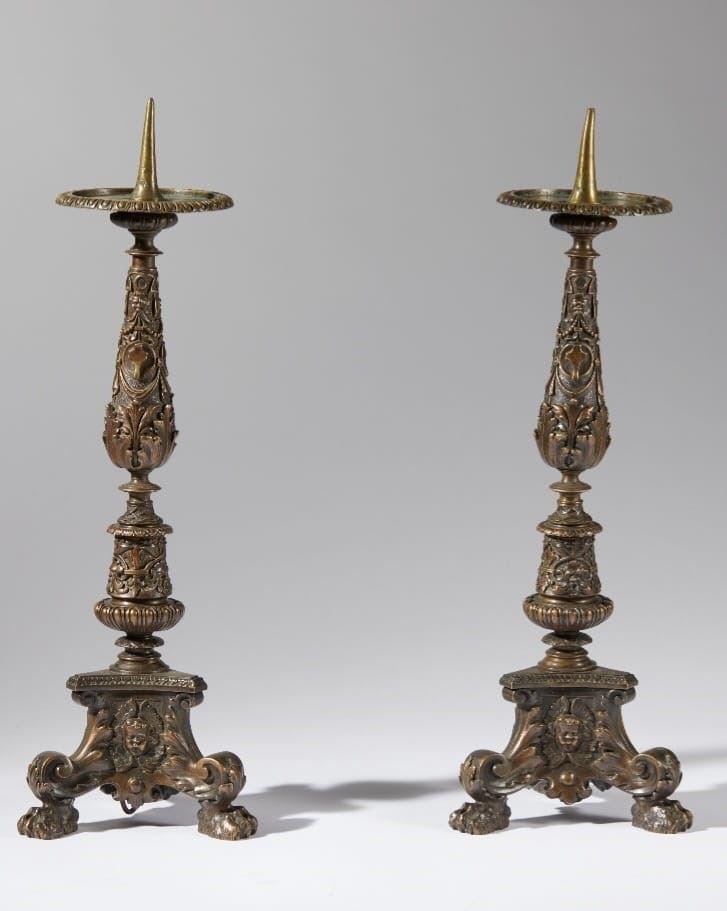 Coppia di candelabri istoriati (da modelli rinascimentali)