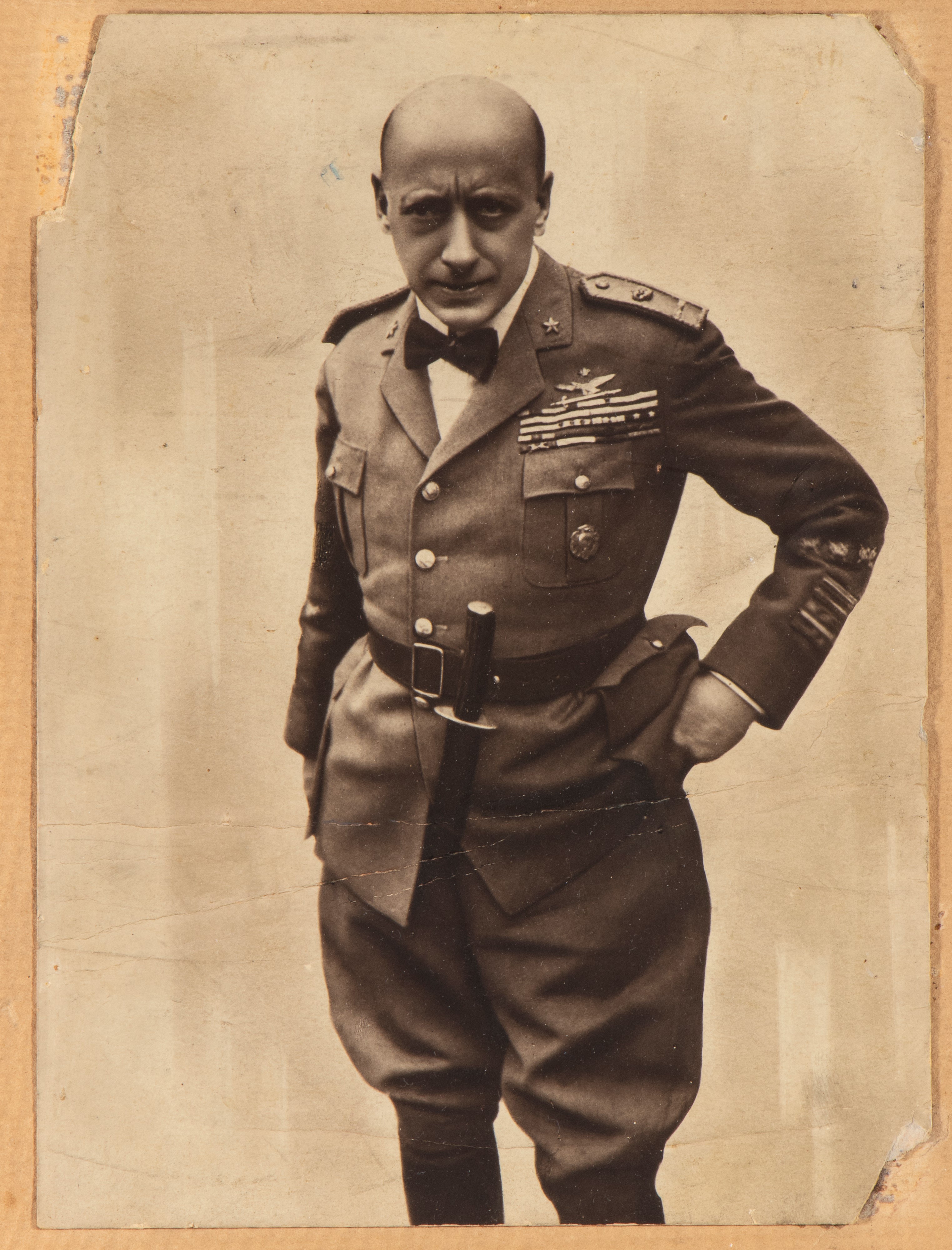 D'annunzio, Gabriele - Foto con Dedica, Firma e Medaglia