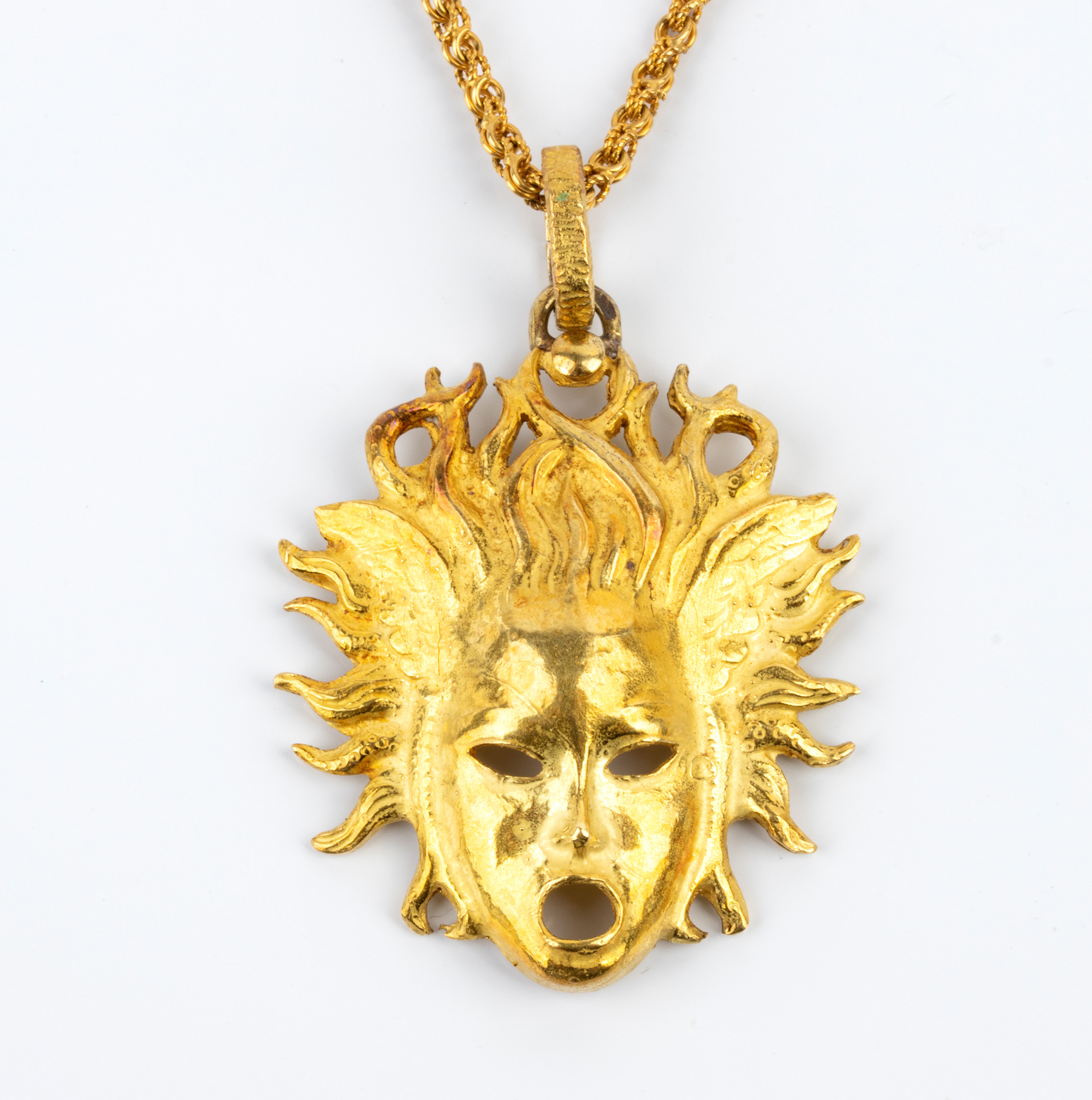 Unoaerre - Girocollo in oro giallo 18k con perle coltivate e pendente a maschera femminile