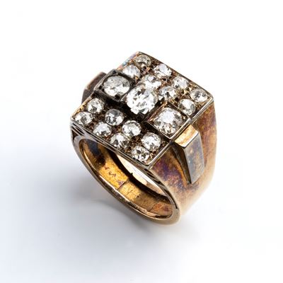 Anello in oro bicolore con 19 diamanti taglio old European, Anni ’30
