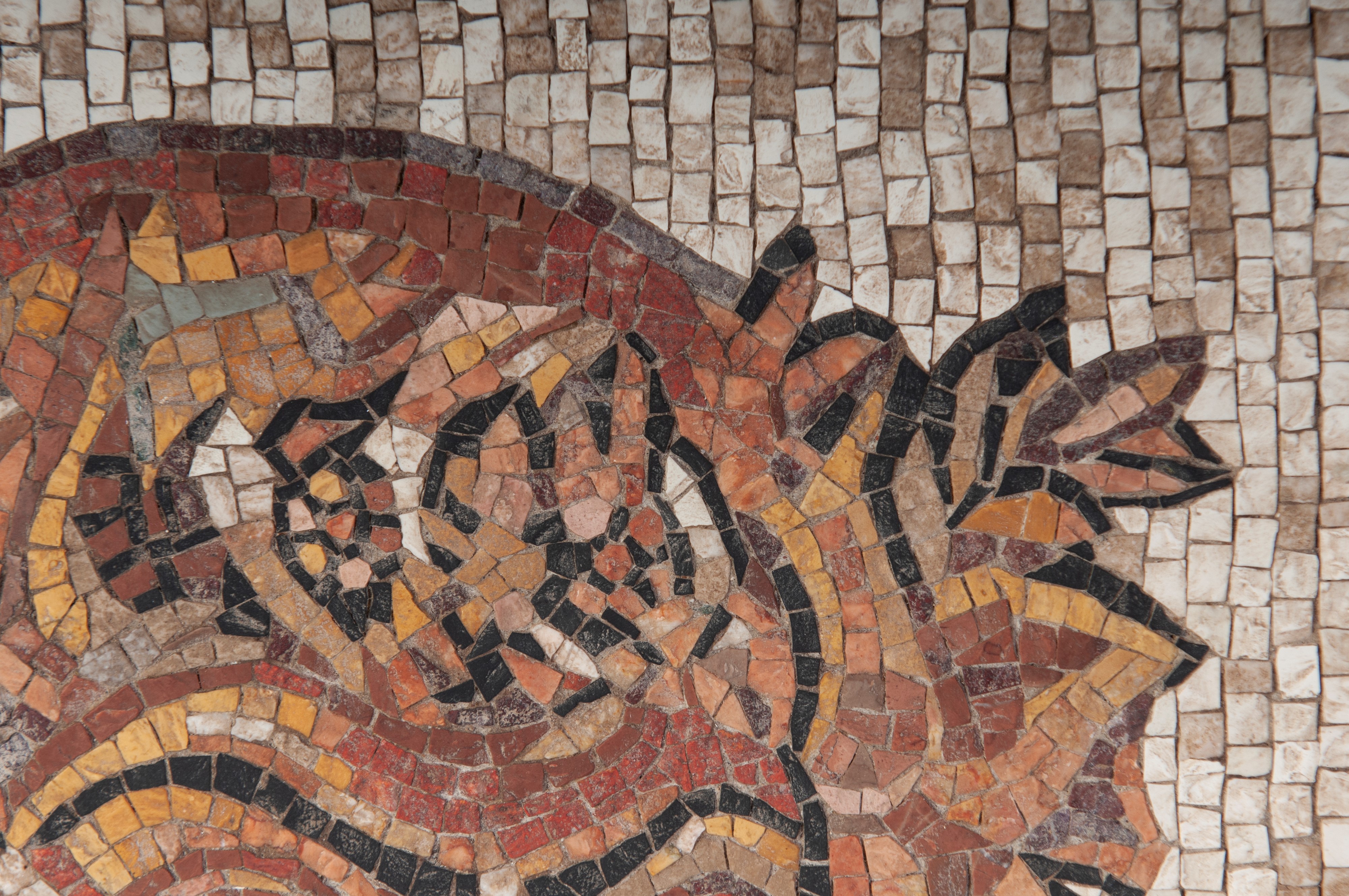 Maschera di teatro, mosaico con pietre policrome, XX secolo