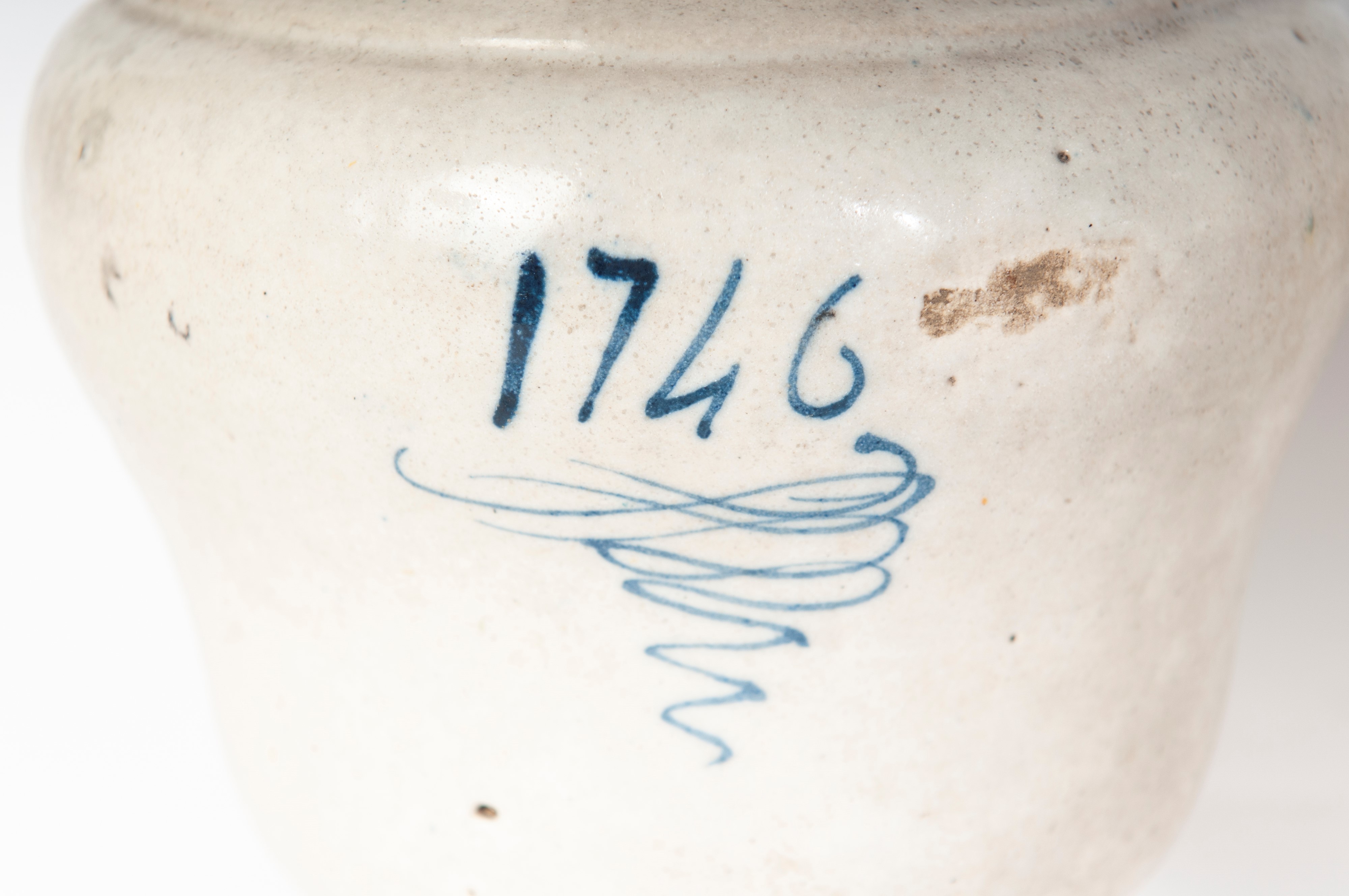 Coppia di vasi in ceramica