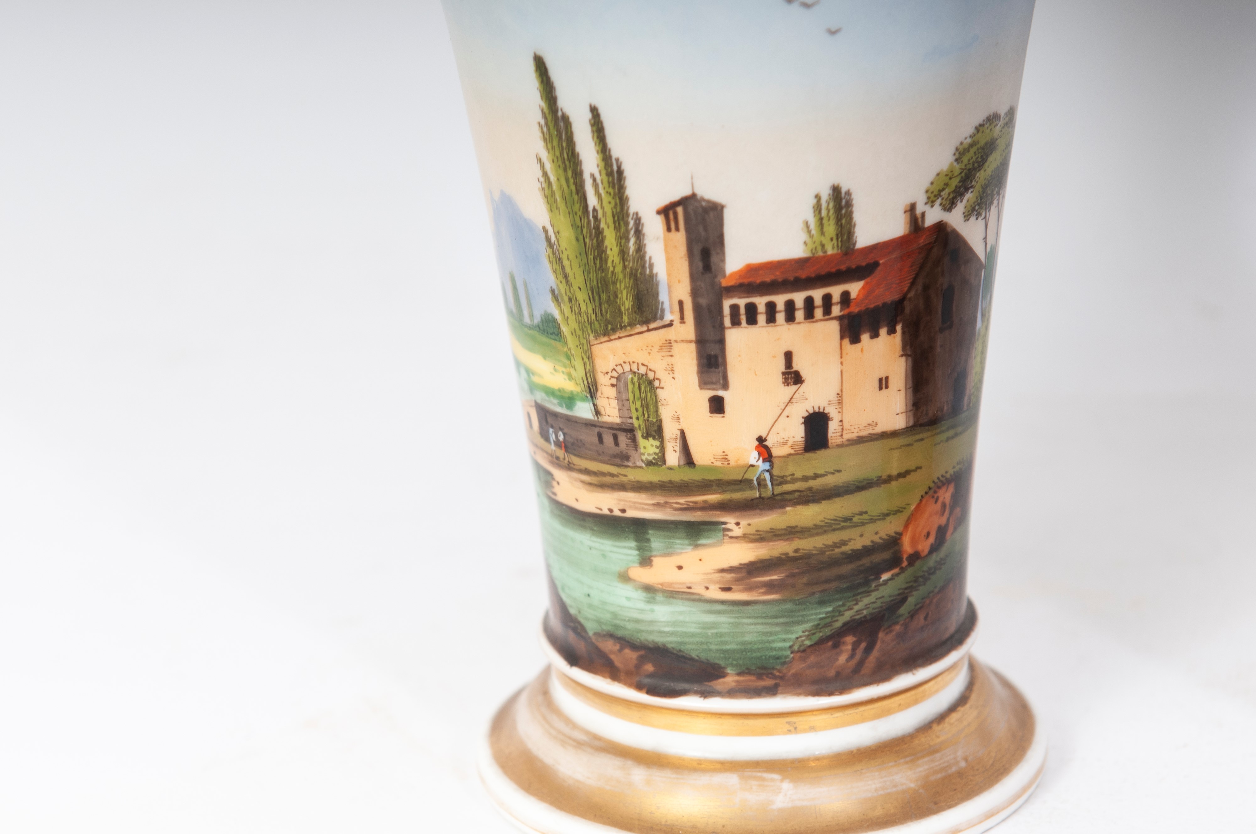 Coppia di vasi a tromba