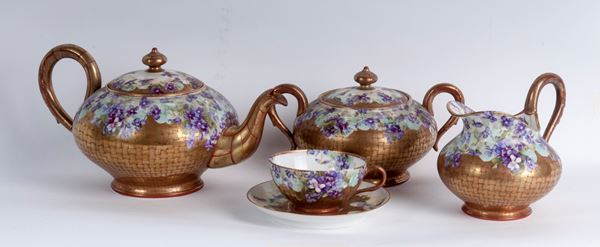 Servizio da tè in porcellana