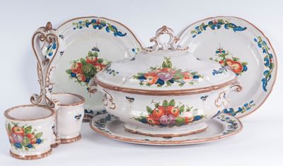 Set di tredici piatti da coltello e accessori, ceramica, Bassano del Grappa, XIX secolo