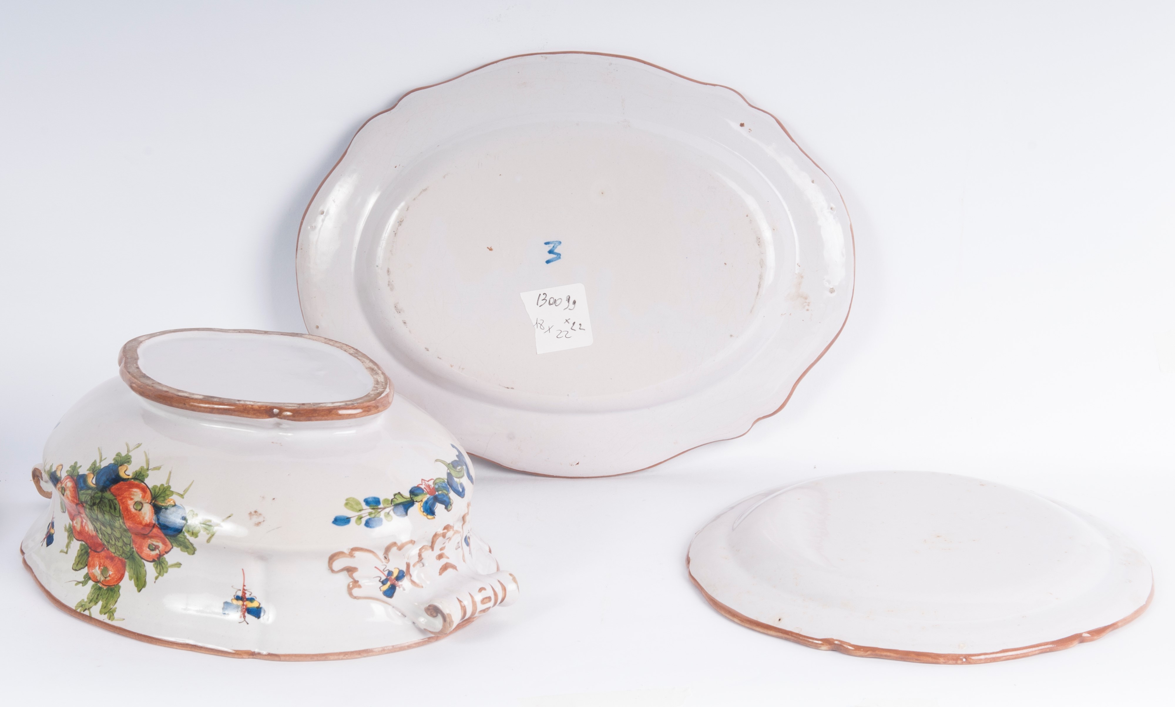 Set di tredici piatti da coltello e accessori, ceramica, Bassano del Grappa, XIX secolo