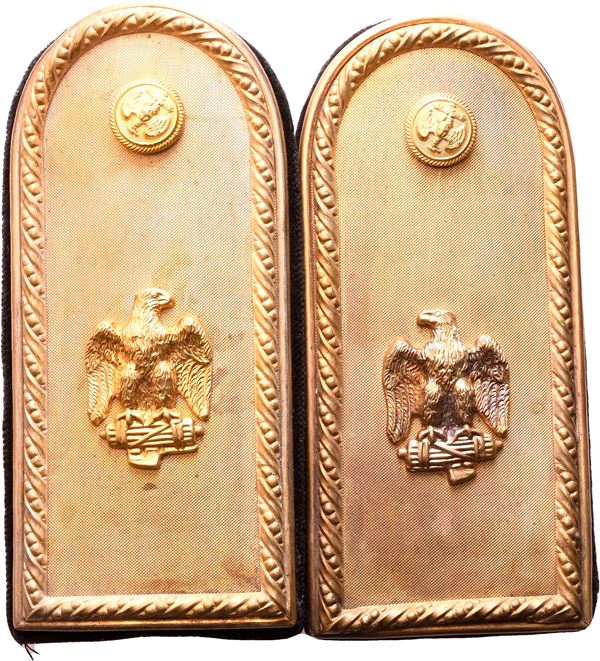 Metal epaulettes for the Consul General of the MVSN