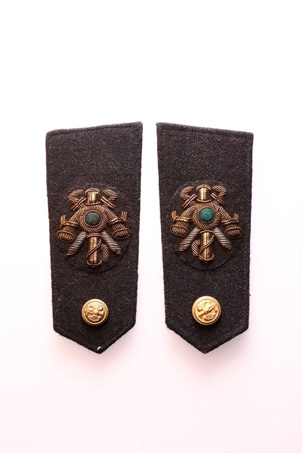 MVSN Libya, pair of officer's shoulder pads