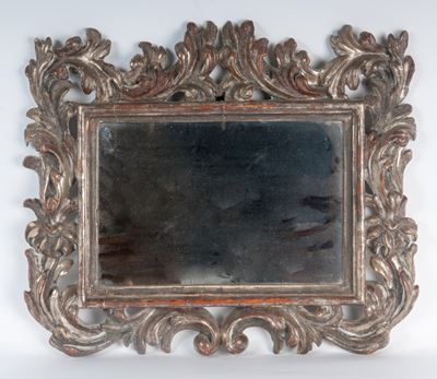 Specchiera da parete in legno argentato e intagliato, XX secolo
