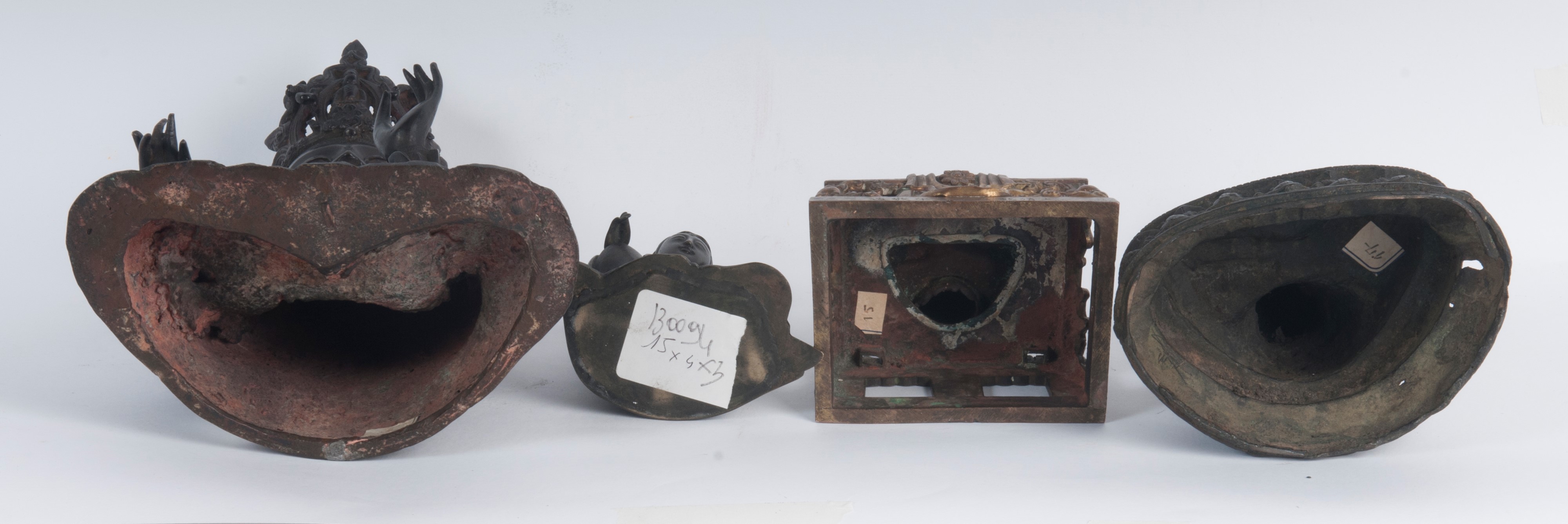 Coppia di candelieri in bronzo