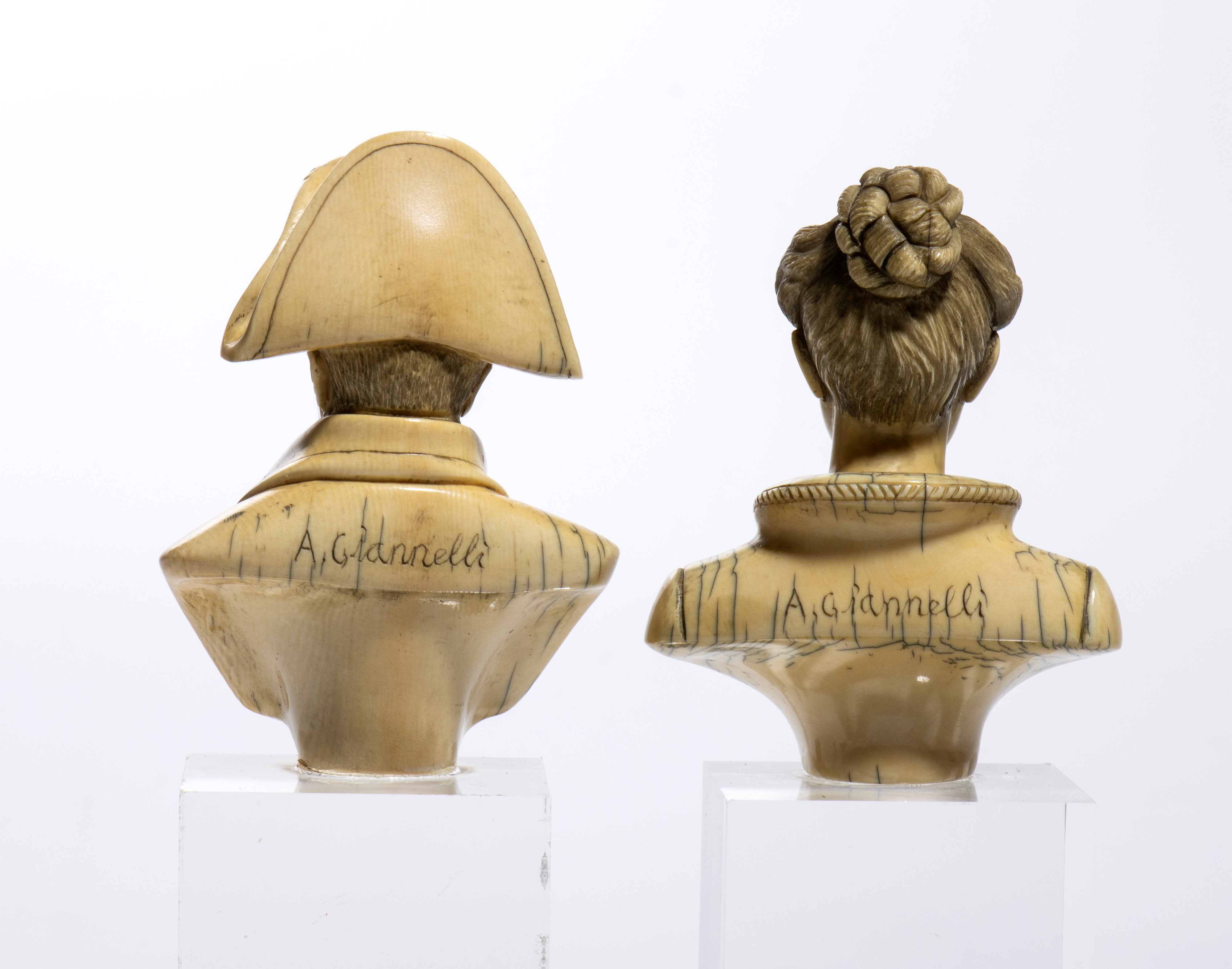 Arnaldo Giannelli - Giannelli, Coppia di sculture in avorio raffiguranti uomo e donna