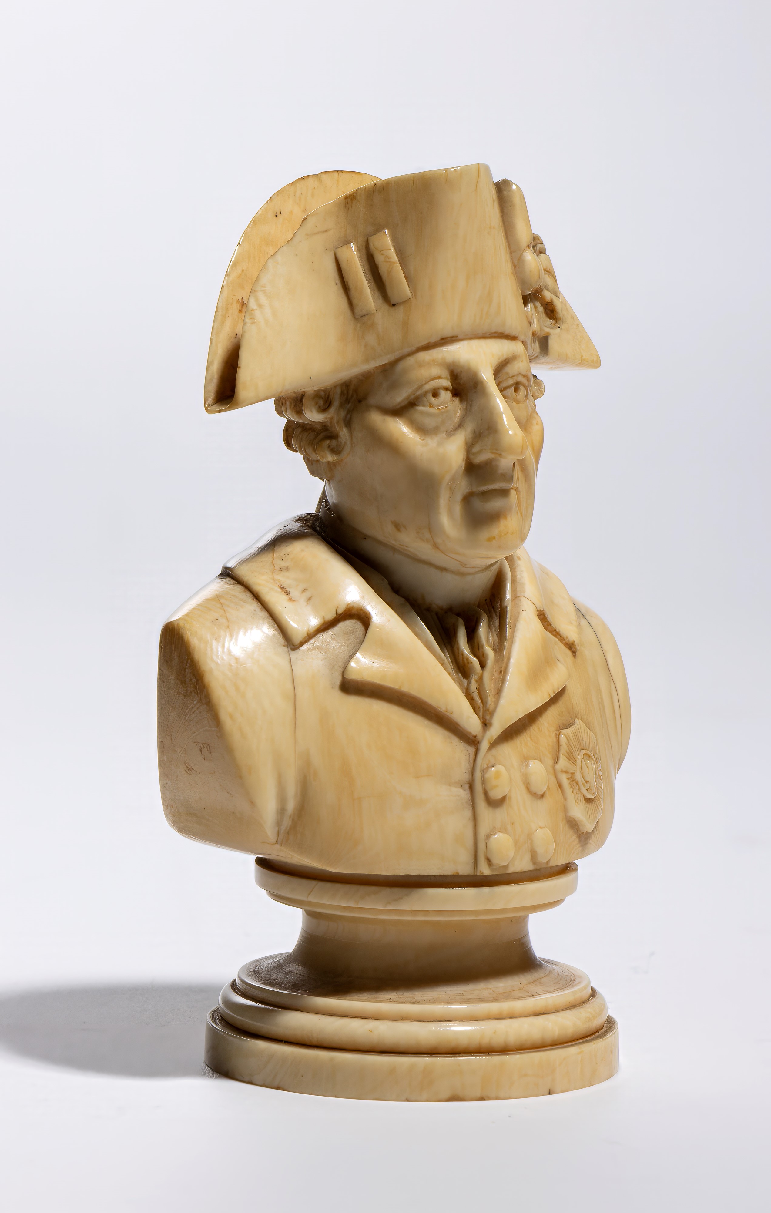 Scultura in avorio raffigurante Napoleone Bonaparte, Francia, XIX secolo