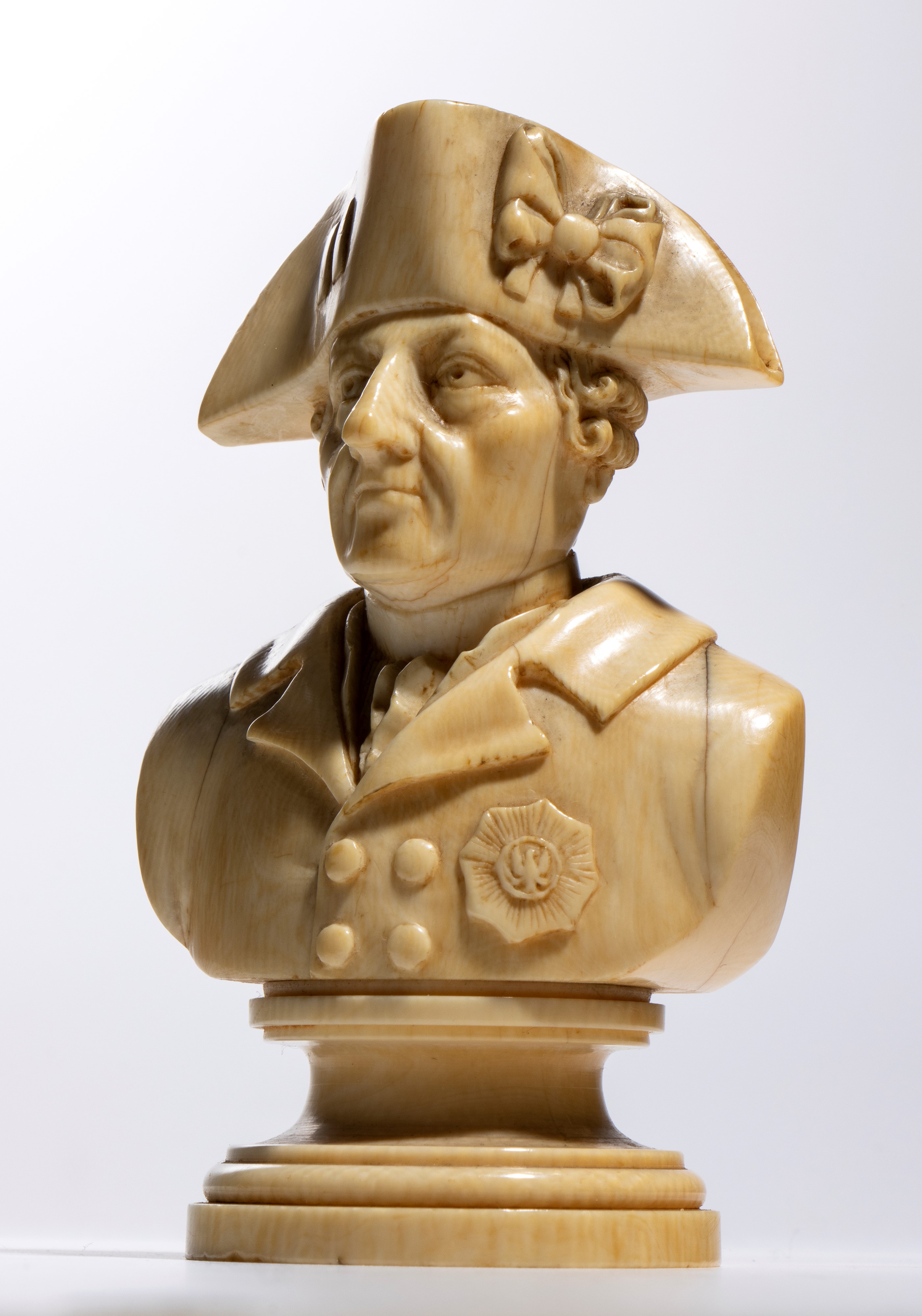 Scultura in avorio raffigurante Napoleone Bonaparte, Francia, XIX secolo