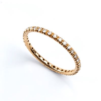 Oro rosa, anello Eternity con linea di diamanti