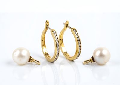 Orecchini, oro 18k con diamanti e perle coltivate d’acqua salata