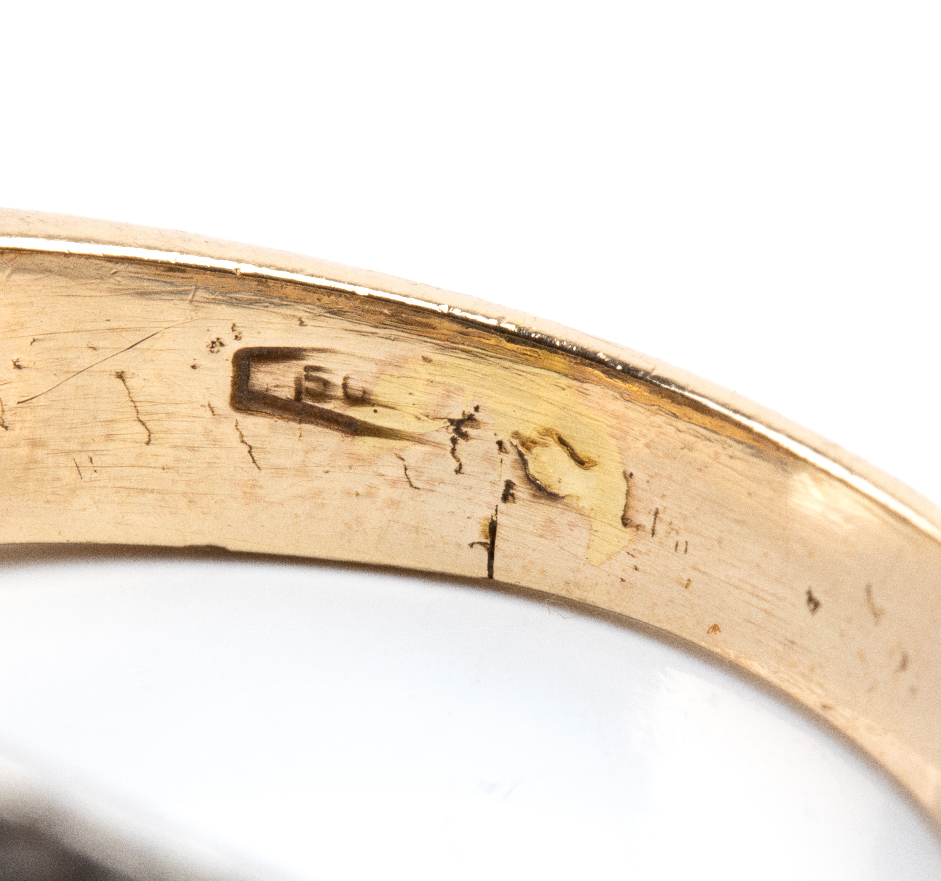 Anello in oro giallo 14k e argento con zaffiro ovale e diamanti a rosa