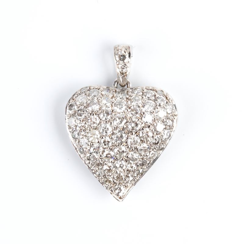 Oro bianco 18k, Pendente a forma di cuore con pavé di diamanti