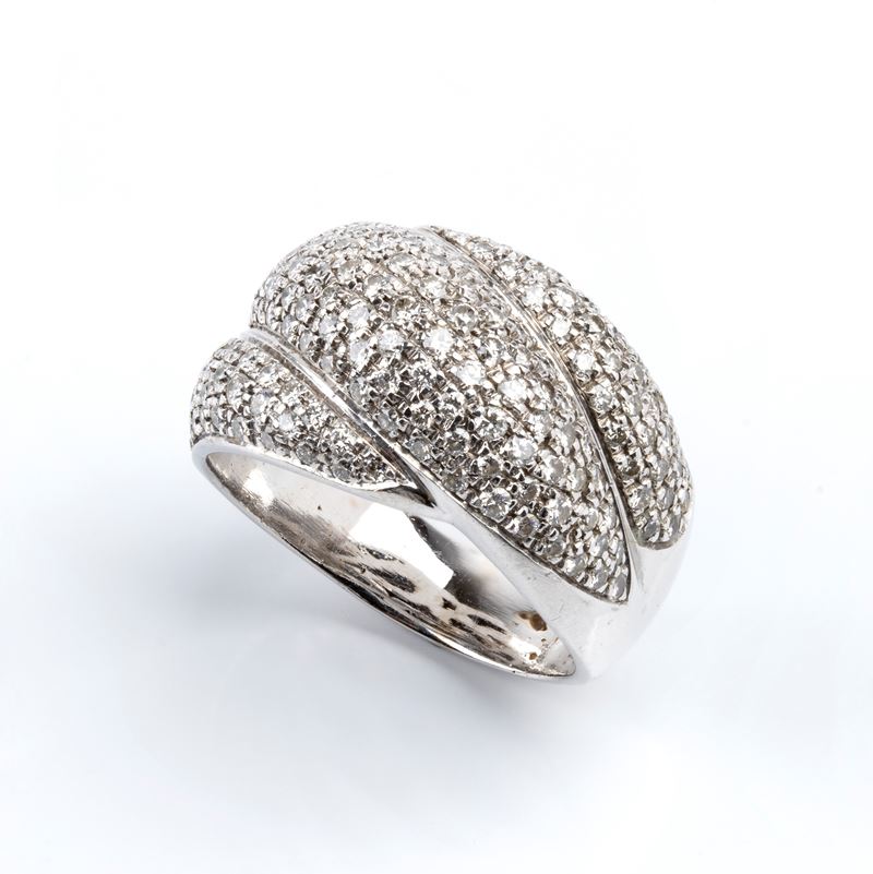 Oro bianco 18k, Anello a fascia incrociata con pavé di diamanti