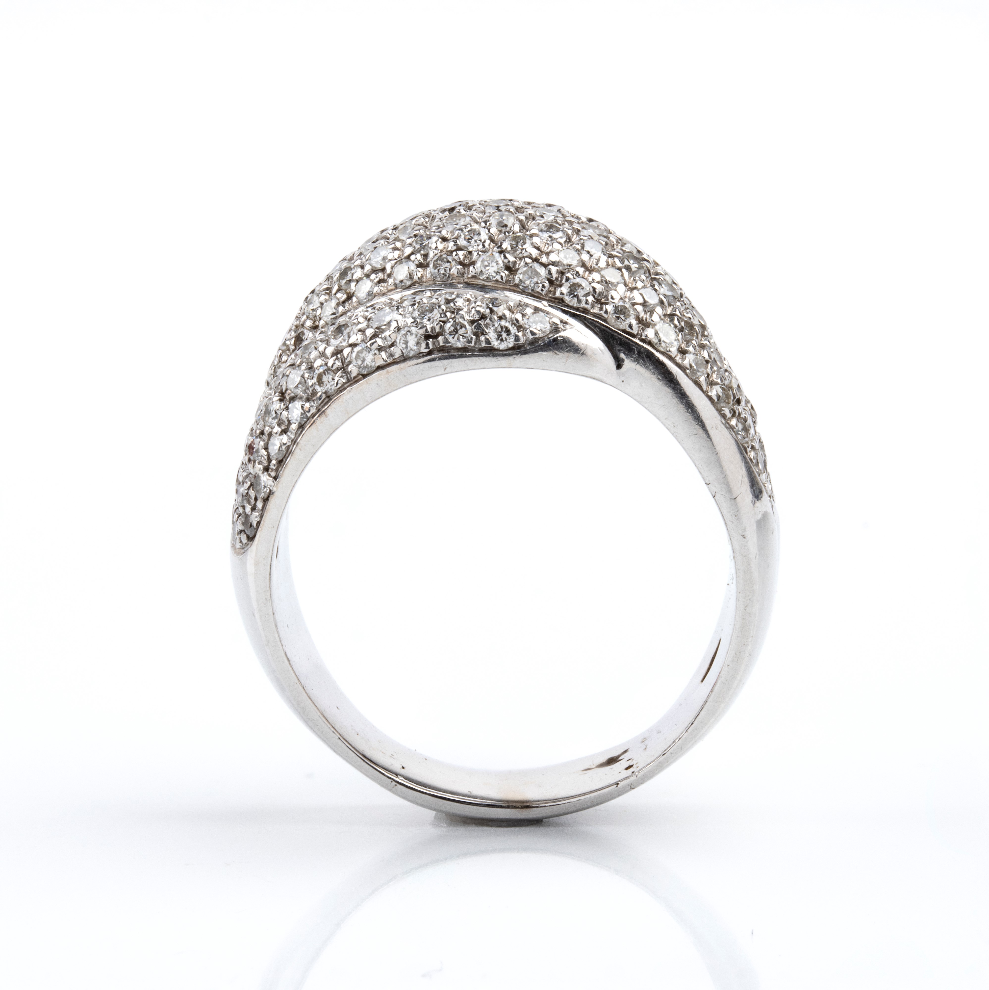 Oro bianco 18k, Anello a fascia incrociata con pavé di diamanti