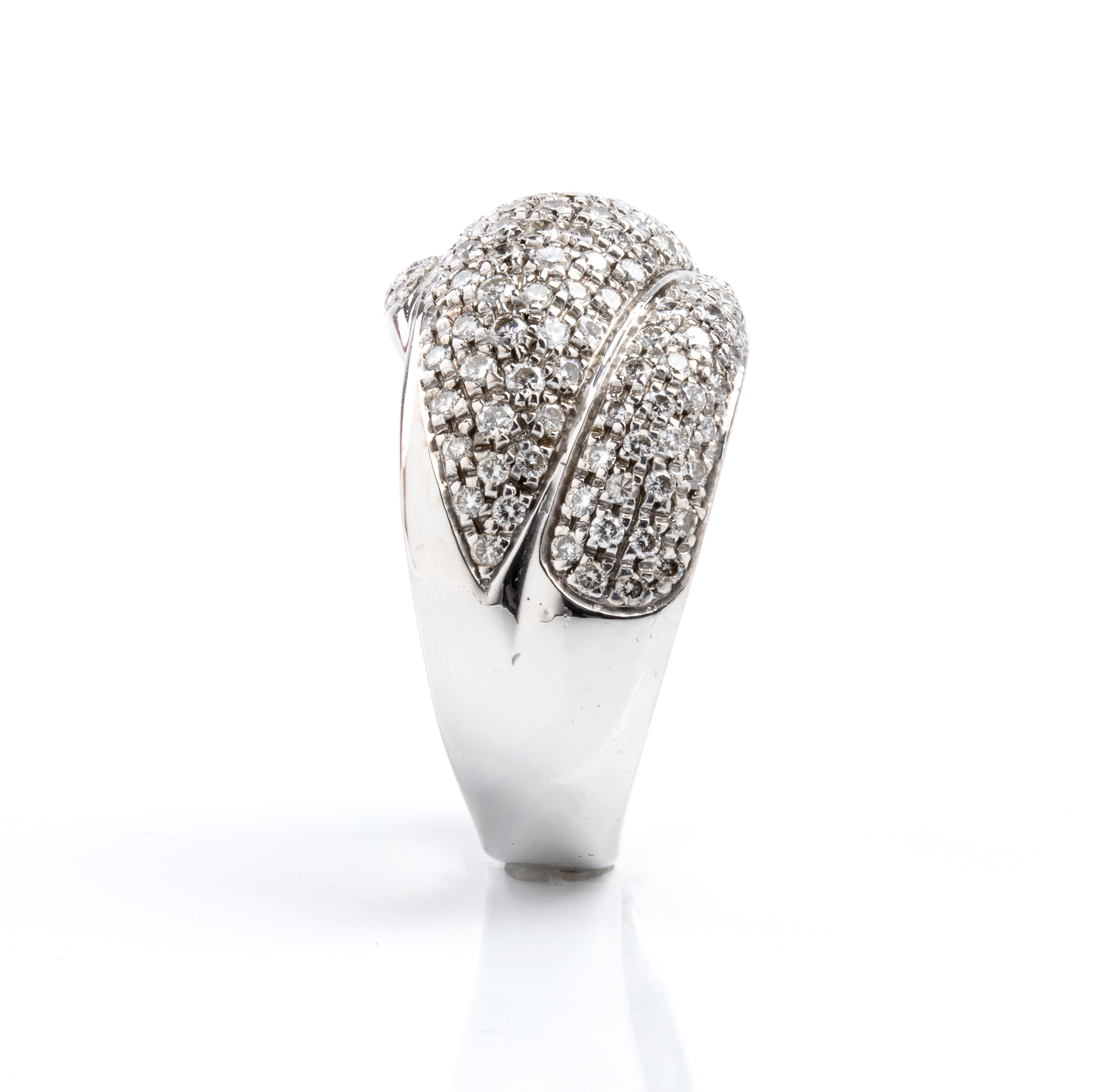 Oro bianco 18k, Anello a fascia incrociata con pavé di diamanti