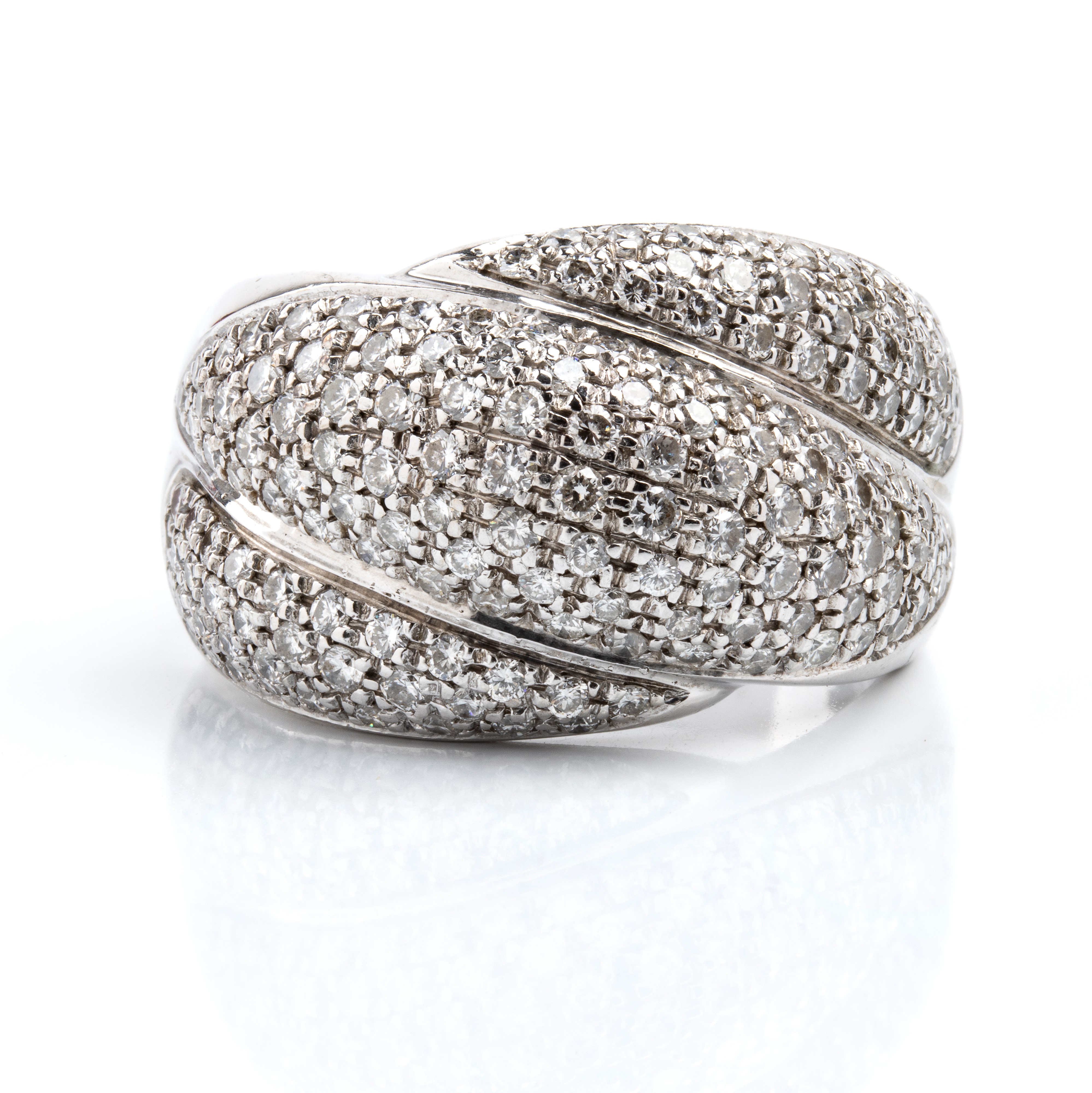 Oro bianco 18k, Anello a fascia incrociata con pavé di diamanti