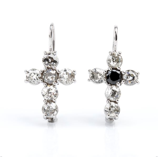 Gold diamonds earrings