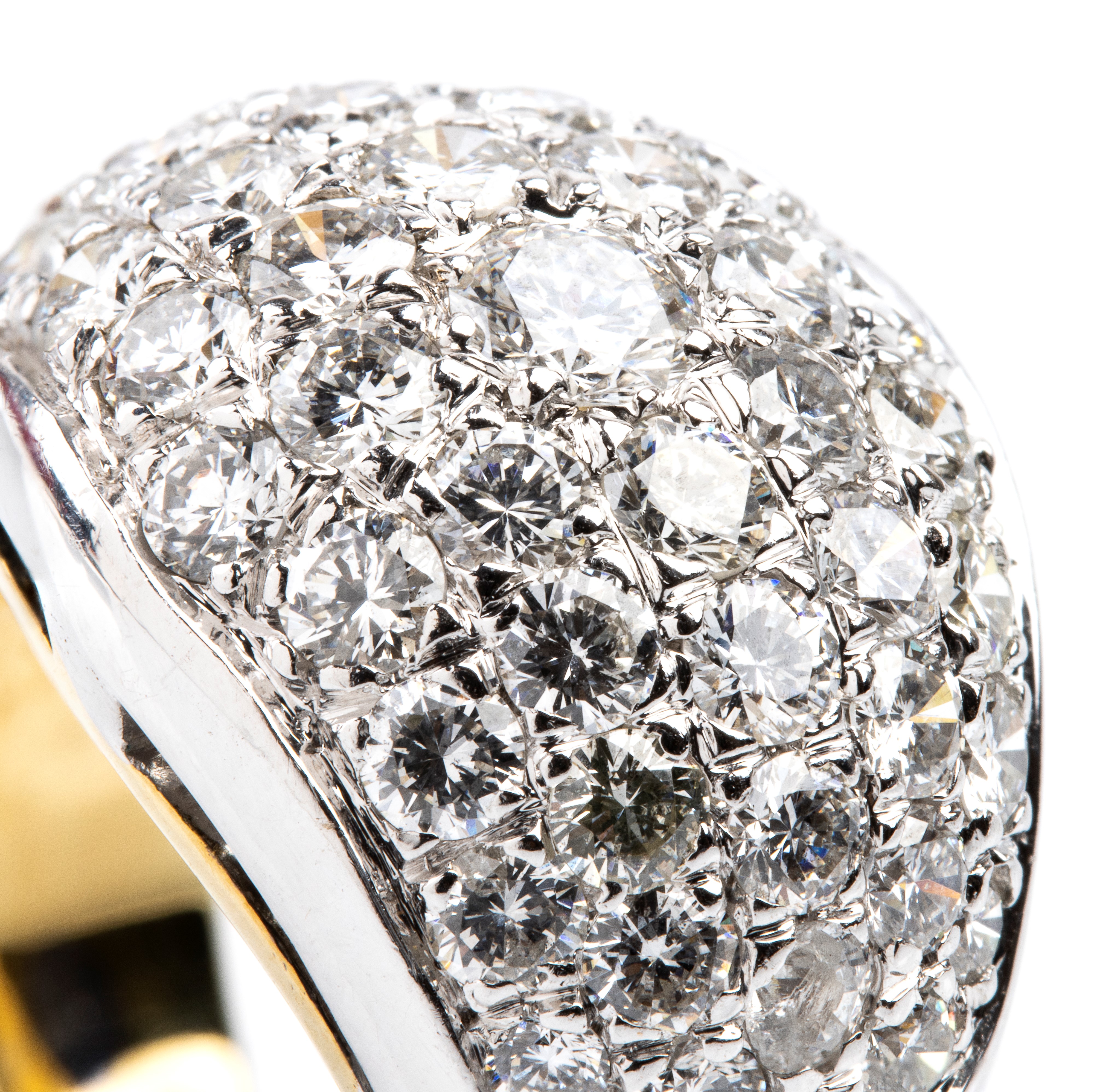 Anello a fascia in oro 18k con pavé di diamanti