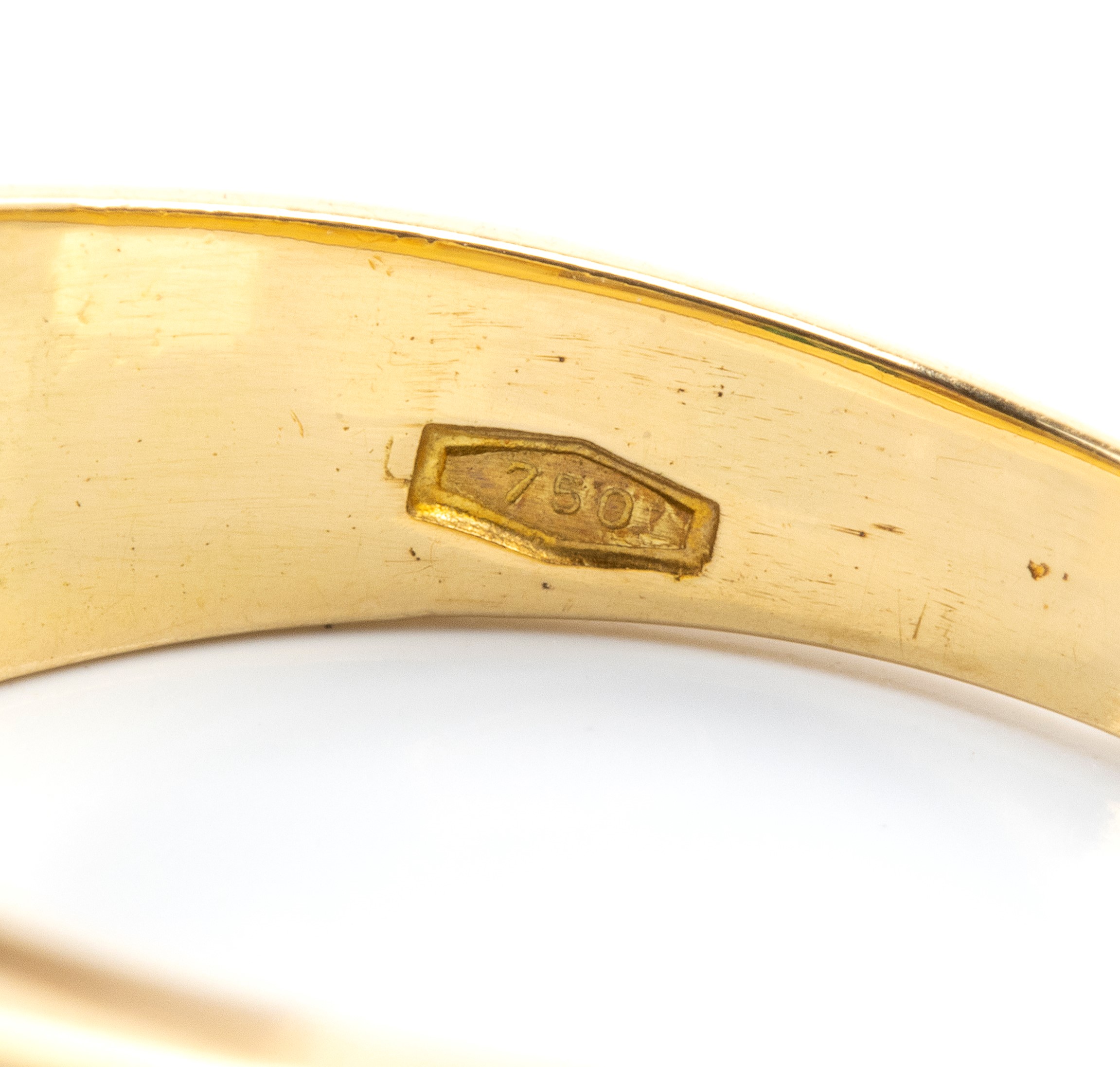 Anello in oro 18k con smeraldo e diamanti