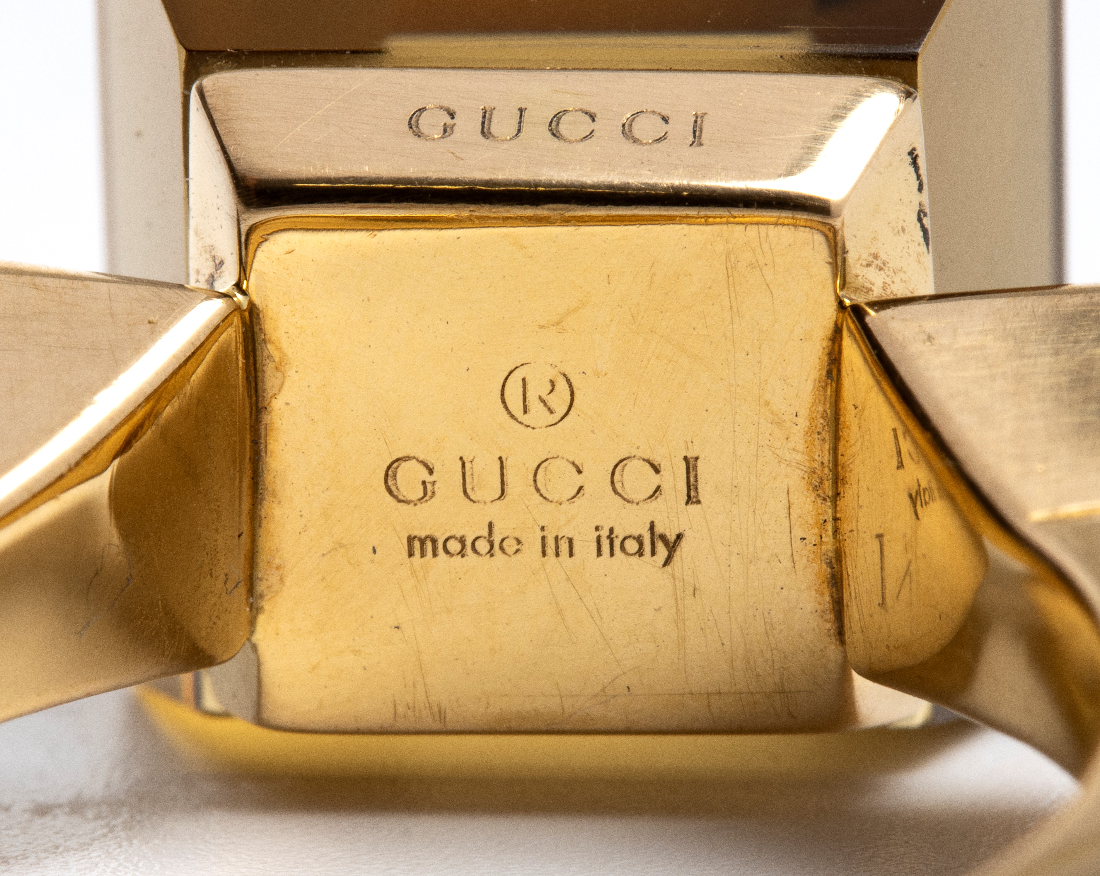 Gucci - Anello in oro giallo 18 kt con quarzo fumé