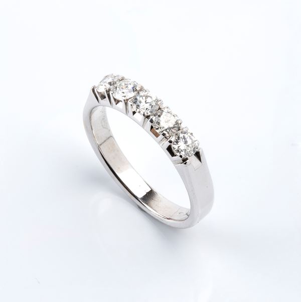 Gold diamond veretta ring