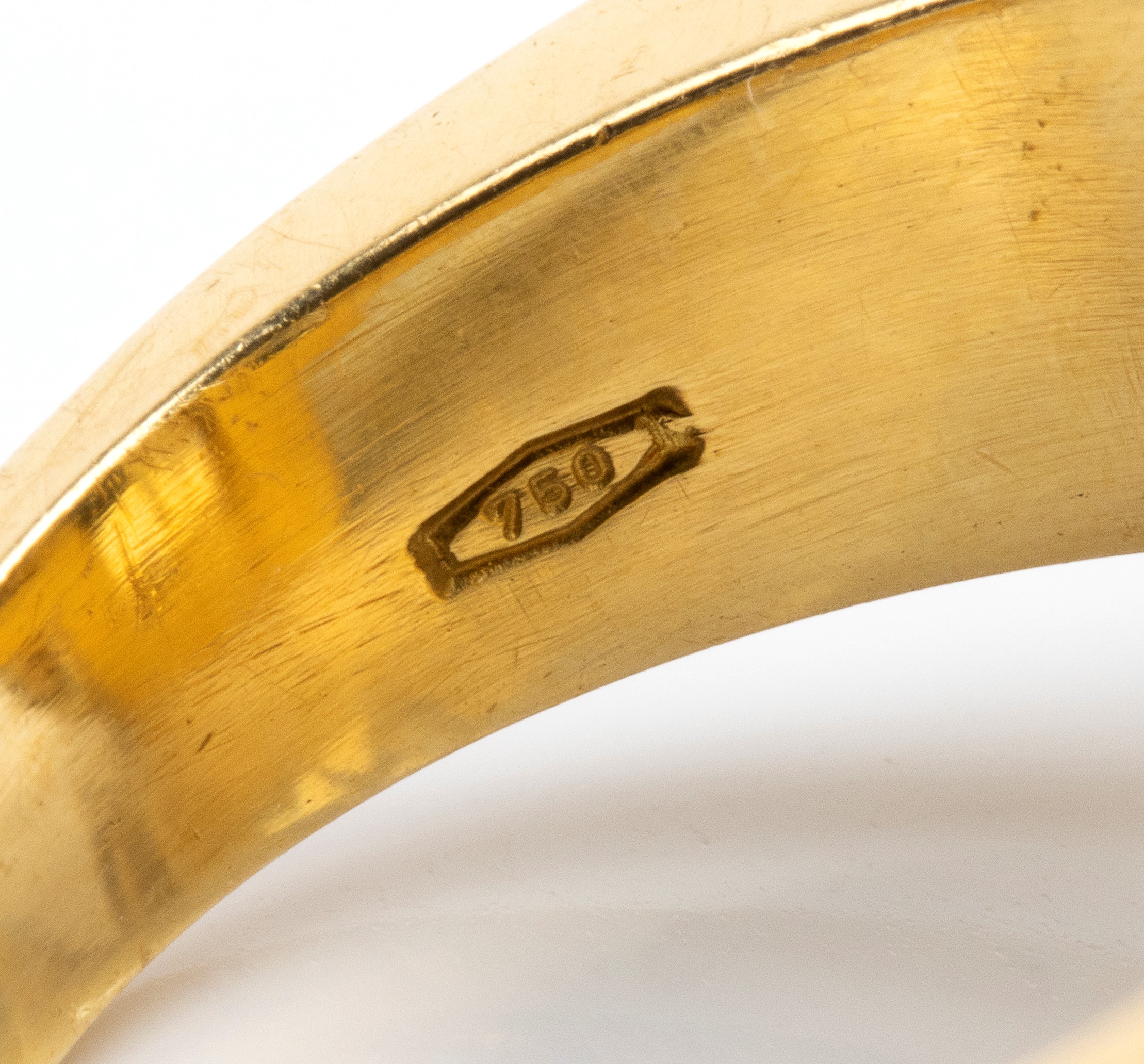 Anello a fascia in oro 18k con quarzo fumé e coppia di topazi azzurri