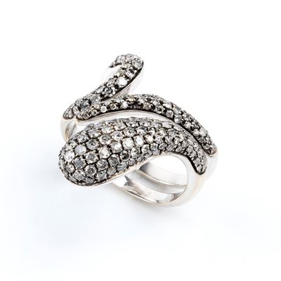 Anello a serpente in oro bianco 18k con diamanti in pavé