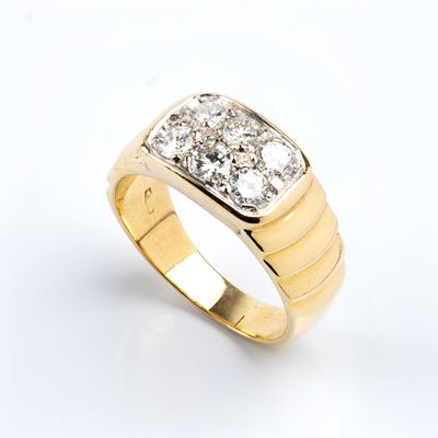 Anello a fascia in oro giallo 18k con pavé di diamanti