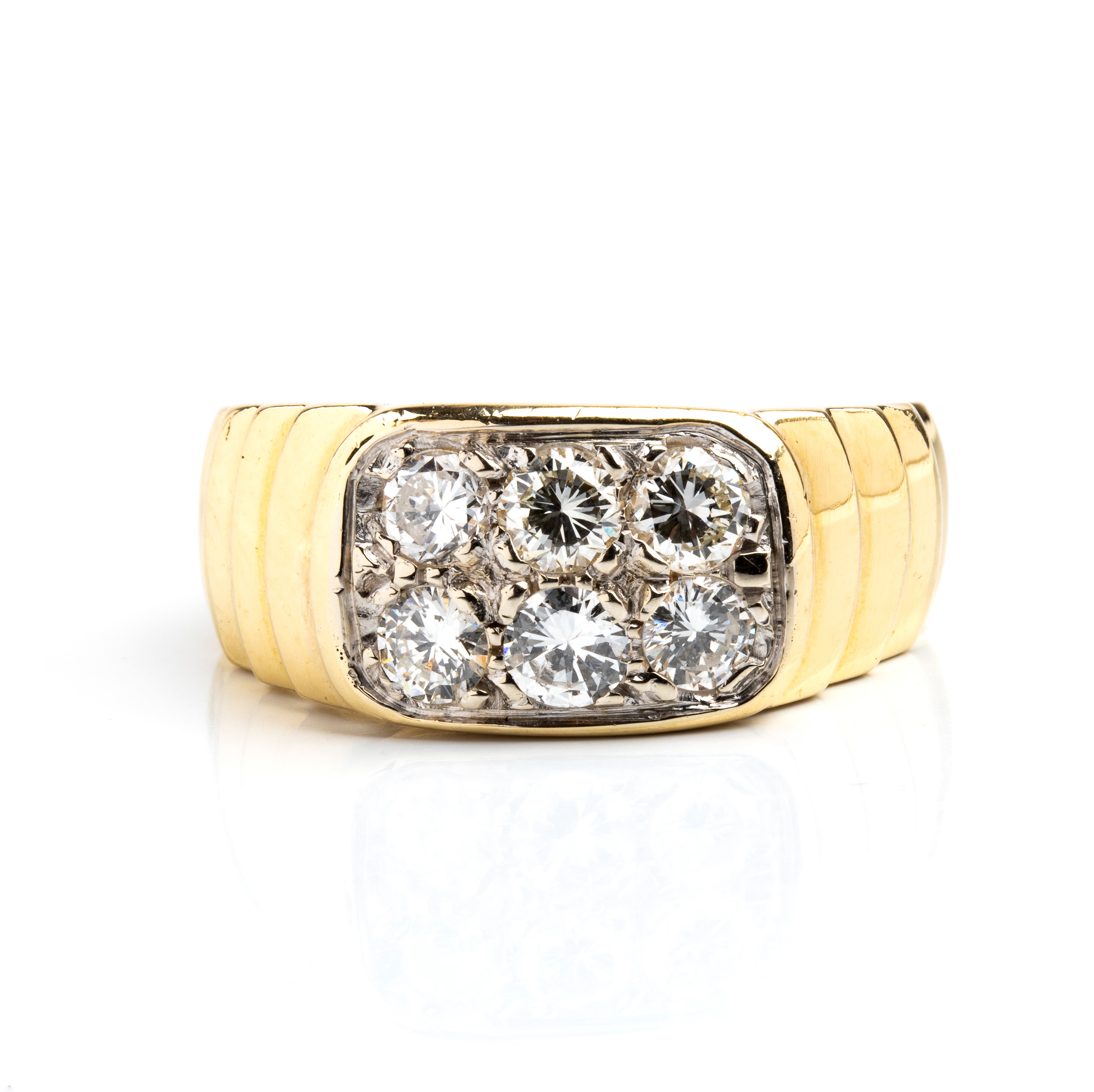 Anello a fascia in oro giallo 18k con pavé di diamanti