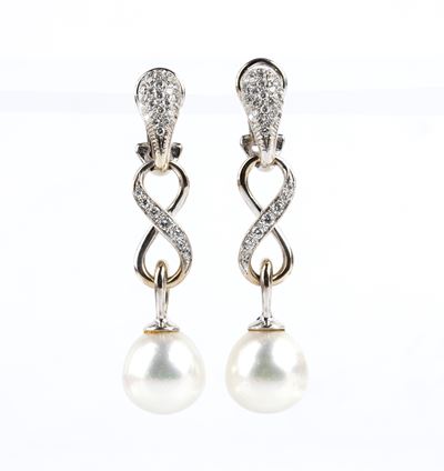 Orecchini in oro bianco 18k con perle Australiane e diamanti