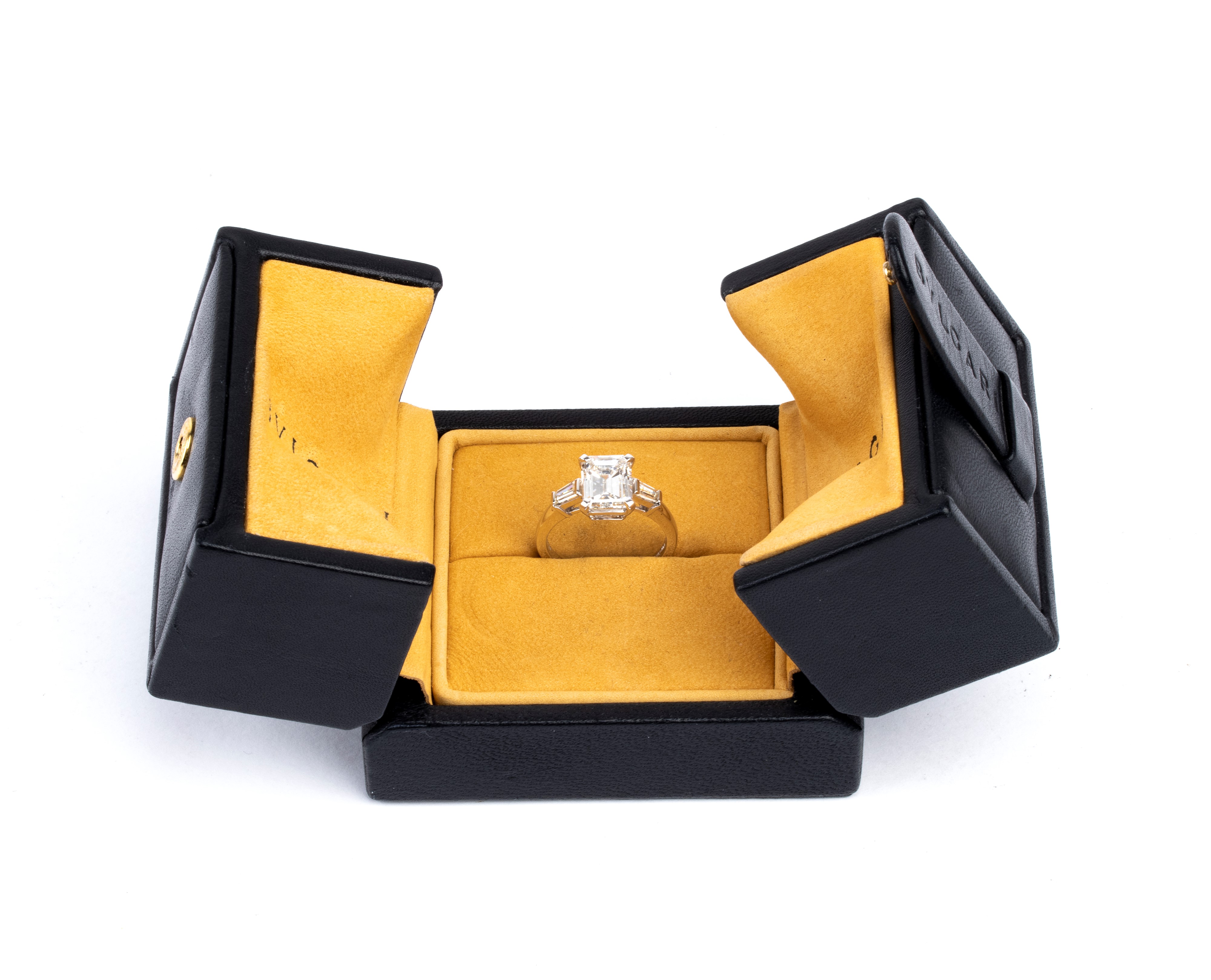 Bulgari - Anello in oro bianco 18k con diamanti