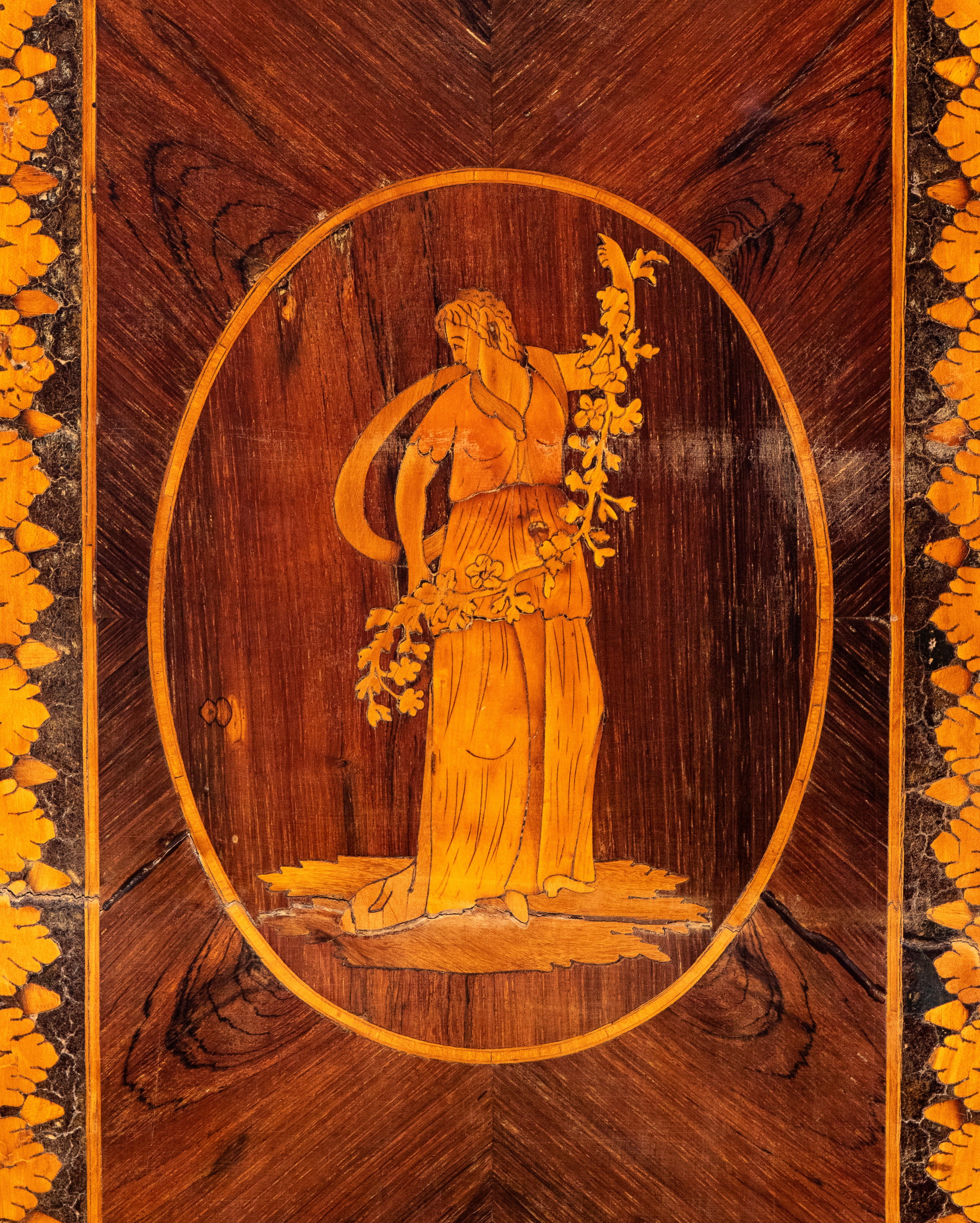 Comodino neoclassico intarsiato, XVIII secolo, Italia settentrionale