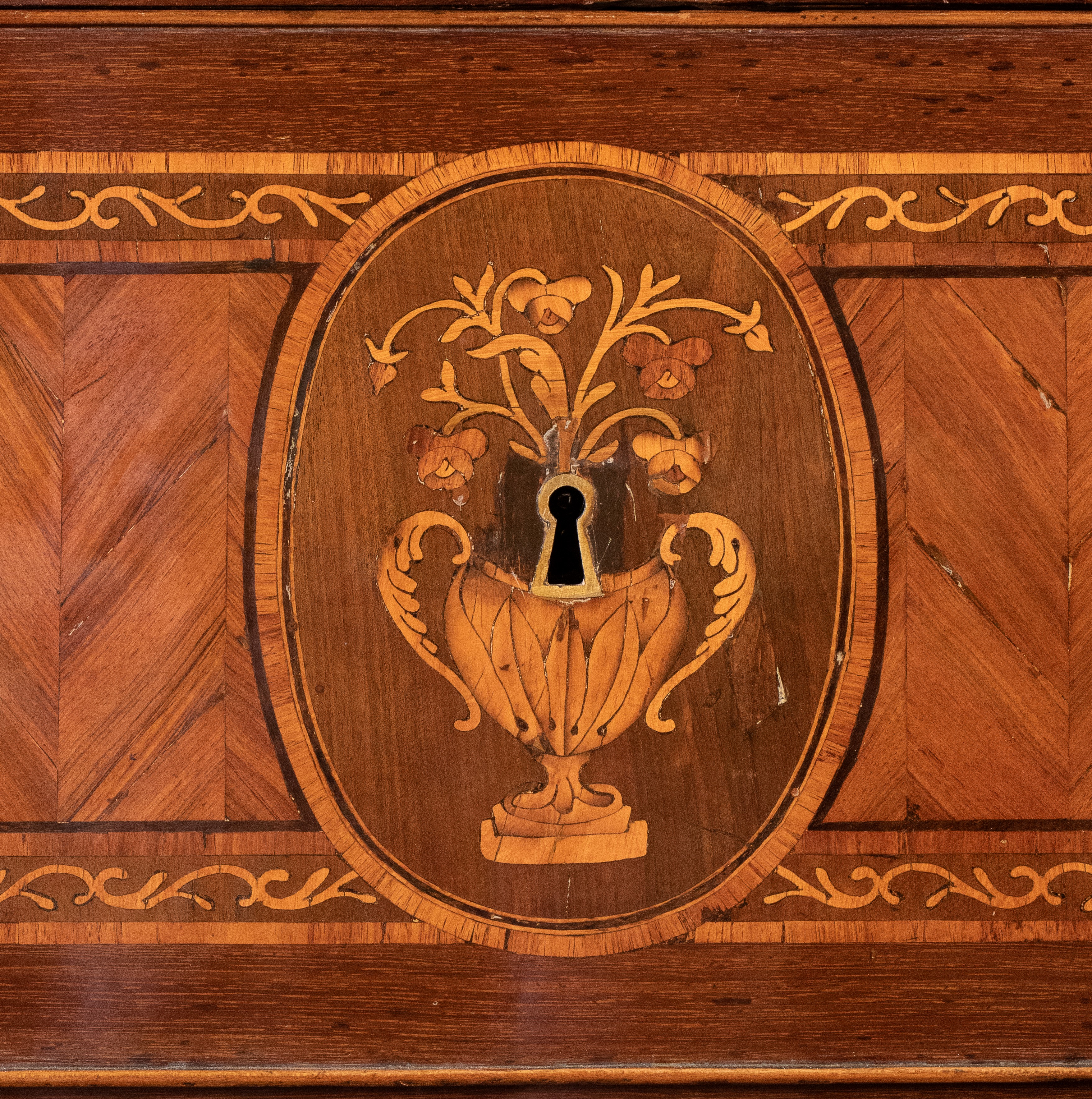 Comò neoclassico intarsiato, Napoli XVIII secolo