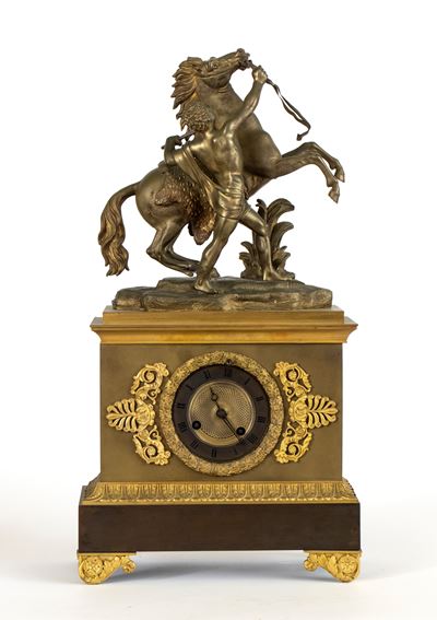Orologio da camino in bronzo dorato, Francia, XIX secolo