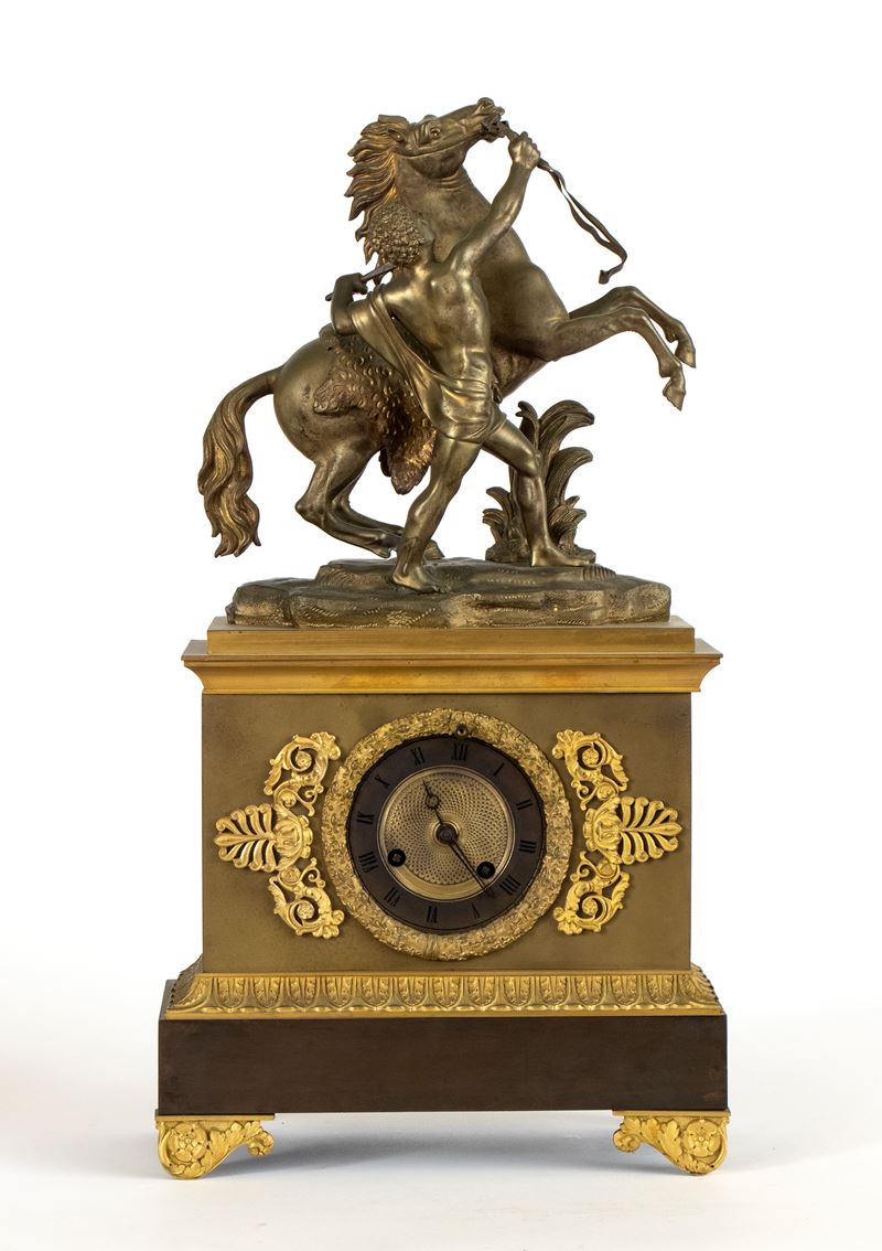 Orologio da camino in bronzo dorato, Francia, XIX secolo