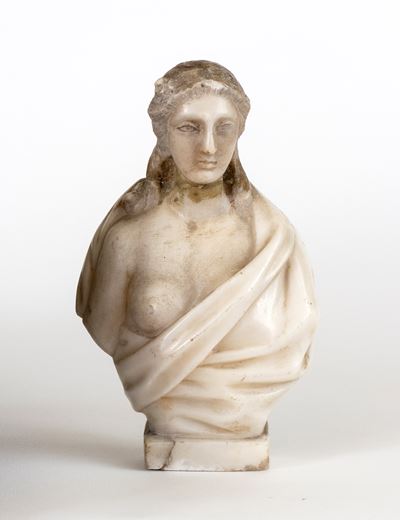 Busto femminile in marmo bianco, Italia centrale, XIX secolo