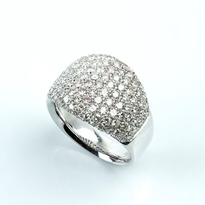 Anello a fascia in oro bianco 18k con pavé di diamanti