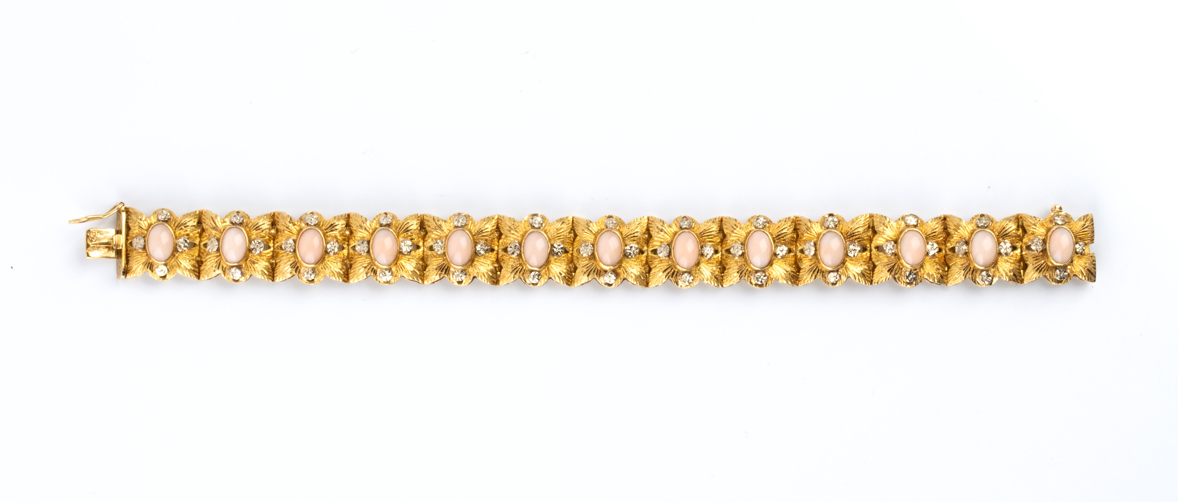 Demi-parure in oro 18k e corallo “pelle d’angelo”, Bracciale e anello (anni ’60)