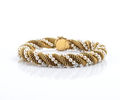 Bracciale in oro giallo 18k con motivo a torsade e perle coltivate d’acqua salata