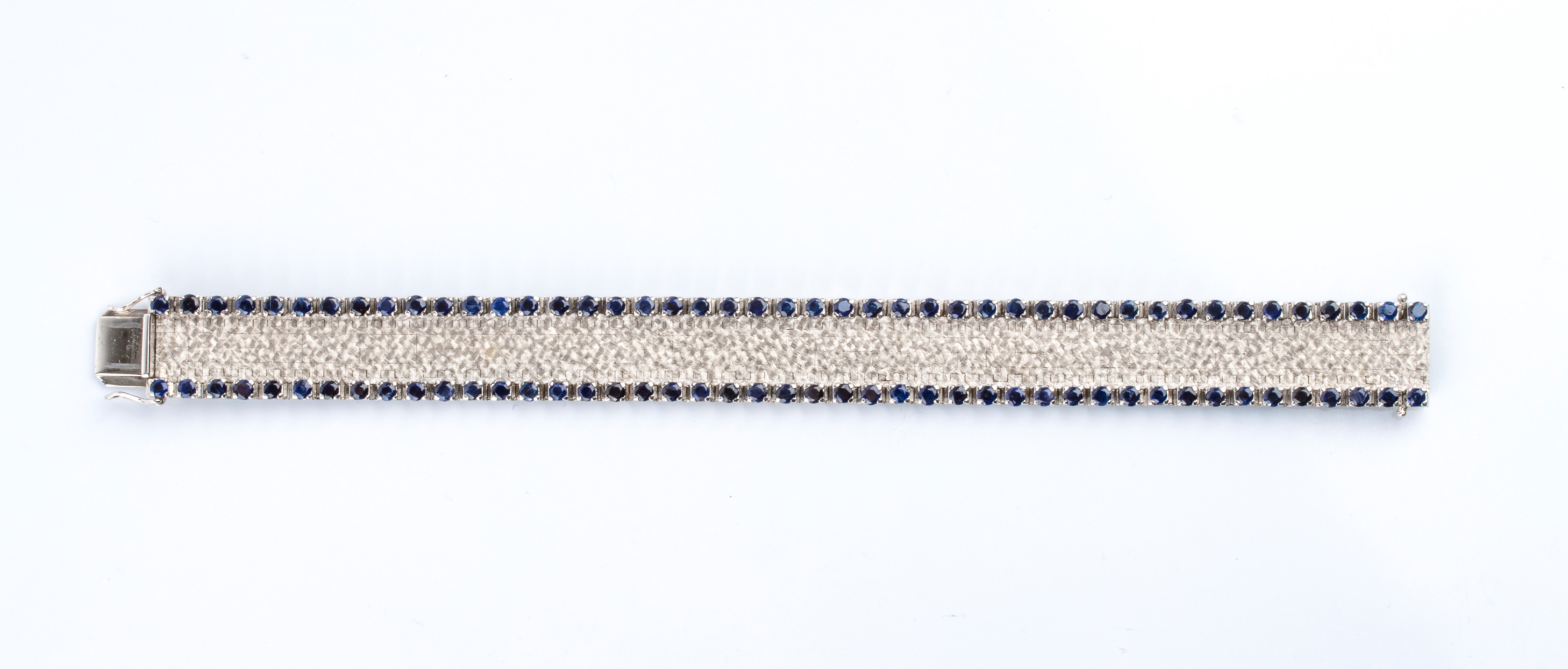 Bracciale in oro bianco 18k con zaffiri blu (circa 3,50 ct)